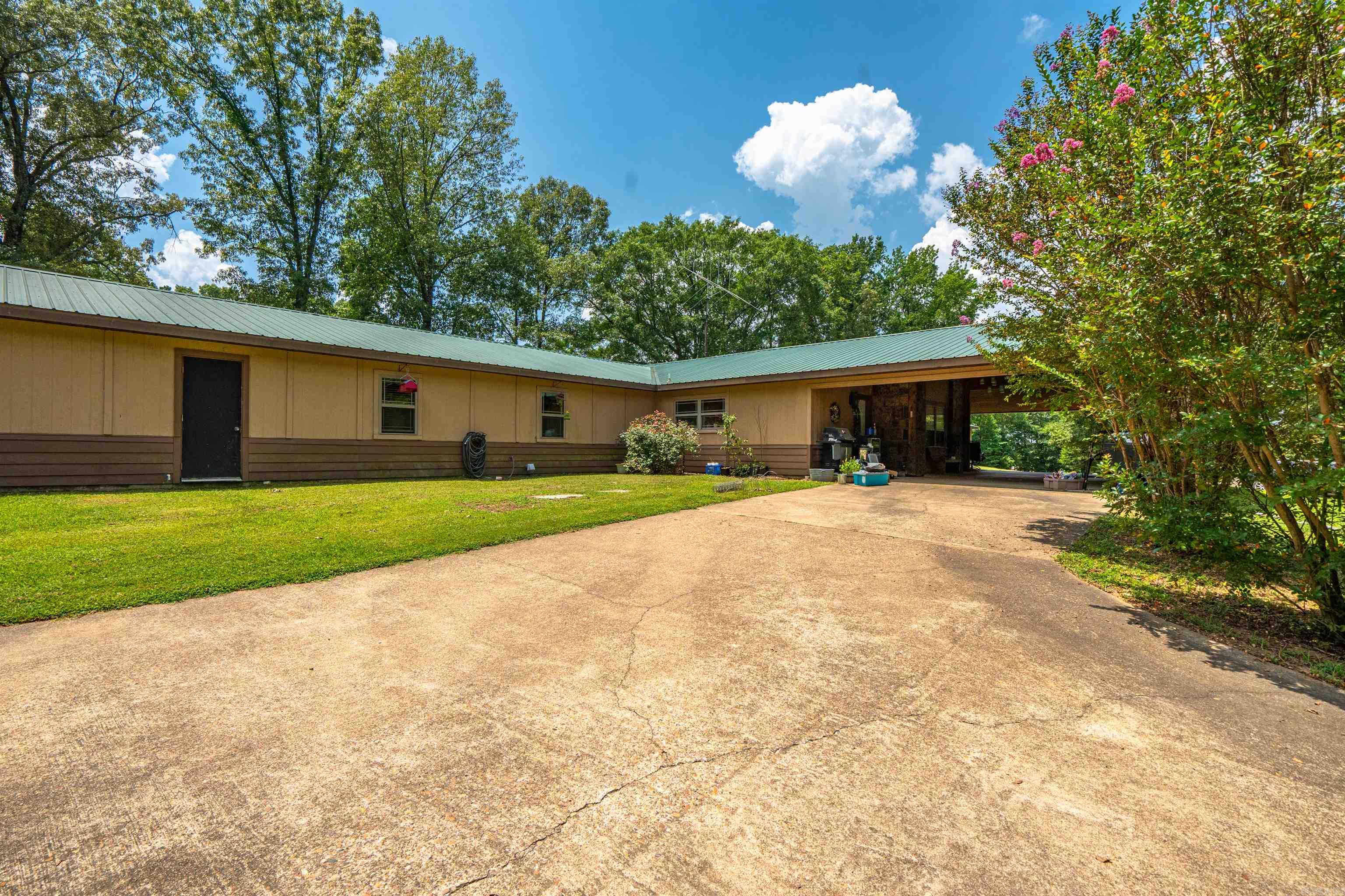 6486 Highway 7  Bismarck, AR