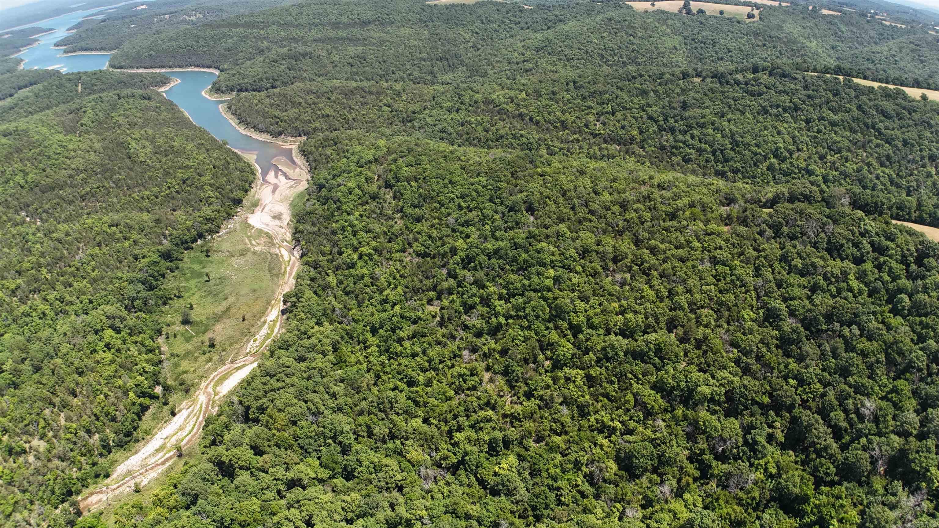 001-08943-000 Big Music Creek  Yellville, AR