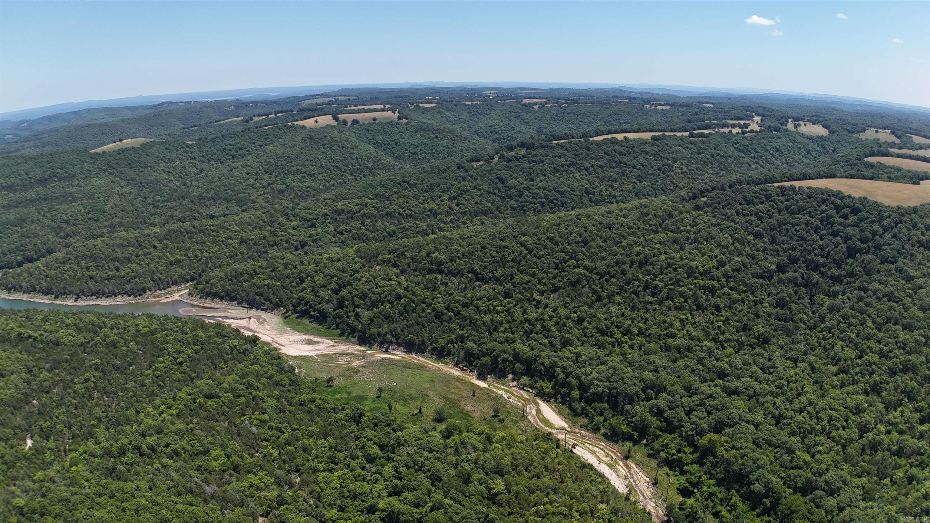 001-08943-000 Big Music Creek  Yellville, AR