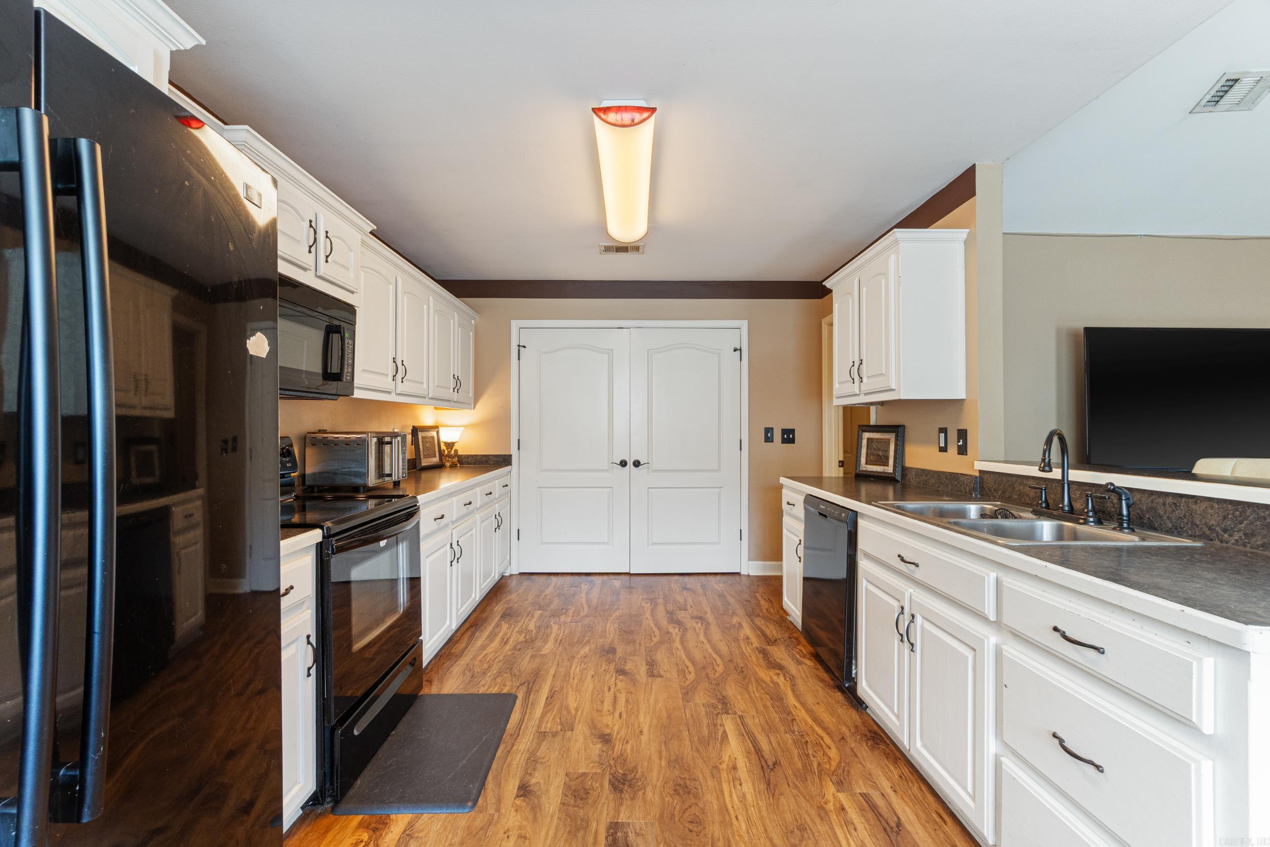 1641 White Oak Circle  Benton, AR