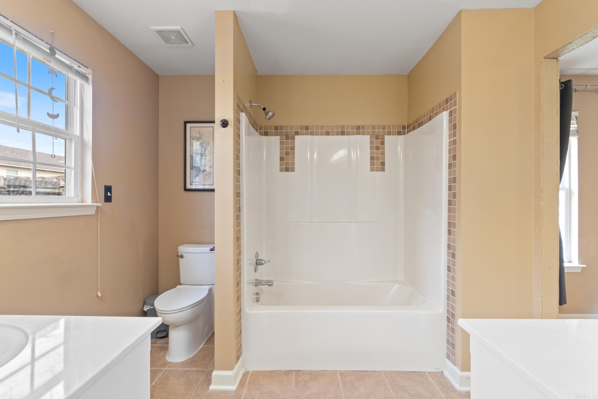 1641 White Oak Circle  Benton, AR