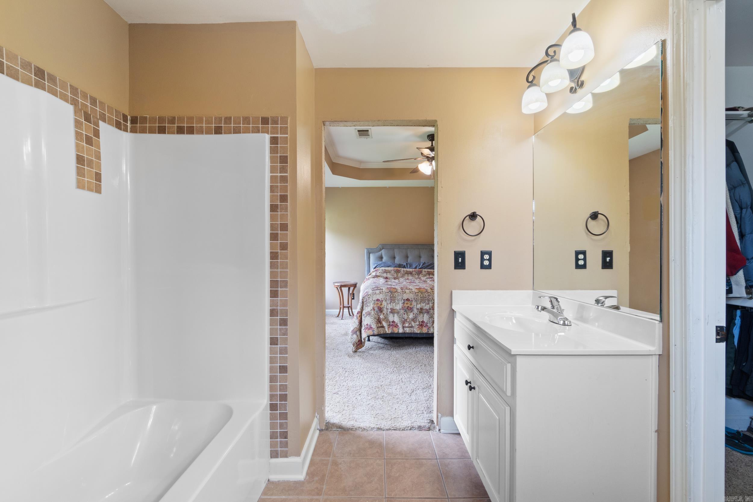 1641 White Oak Circle  Benton, AR