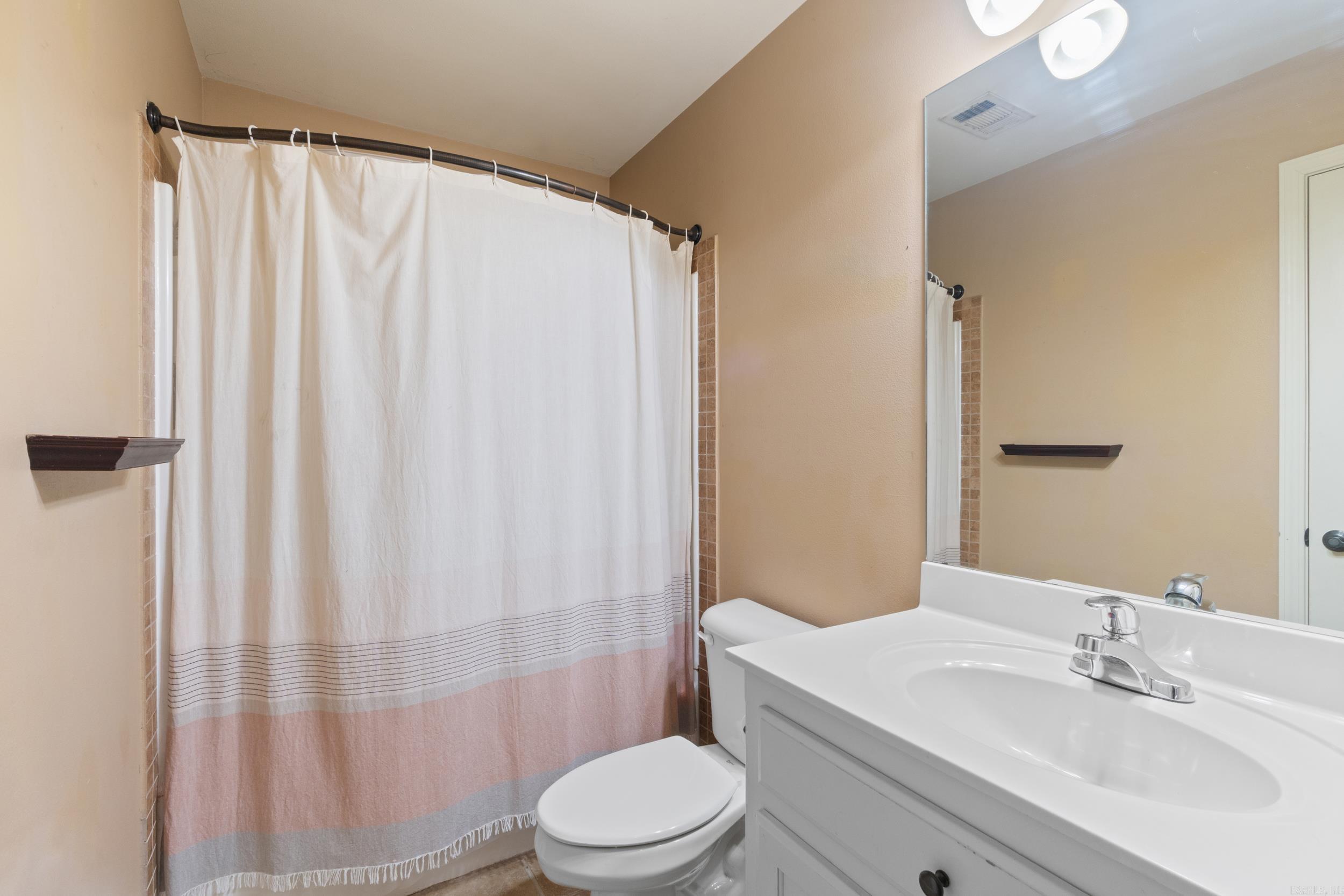 1641 White Oak Circle  Benton, AR