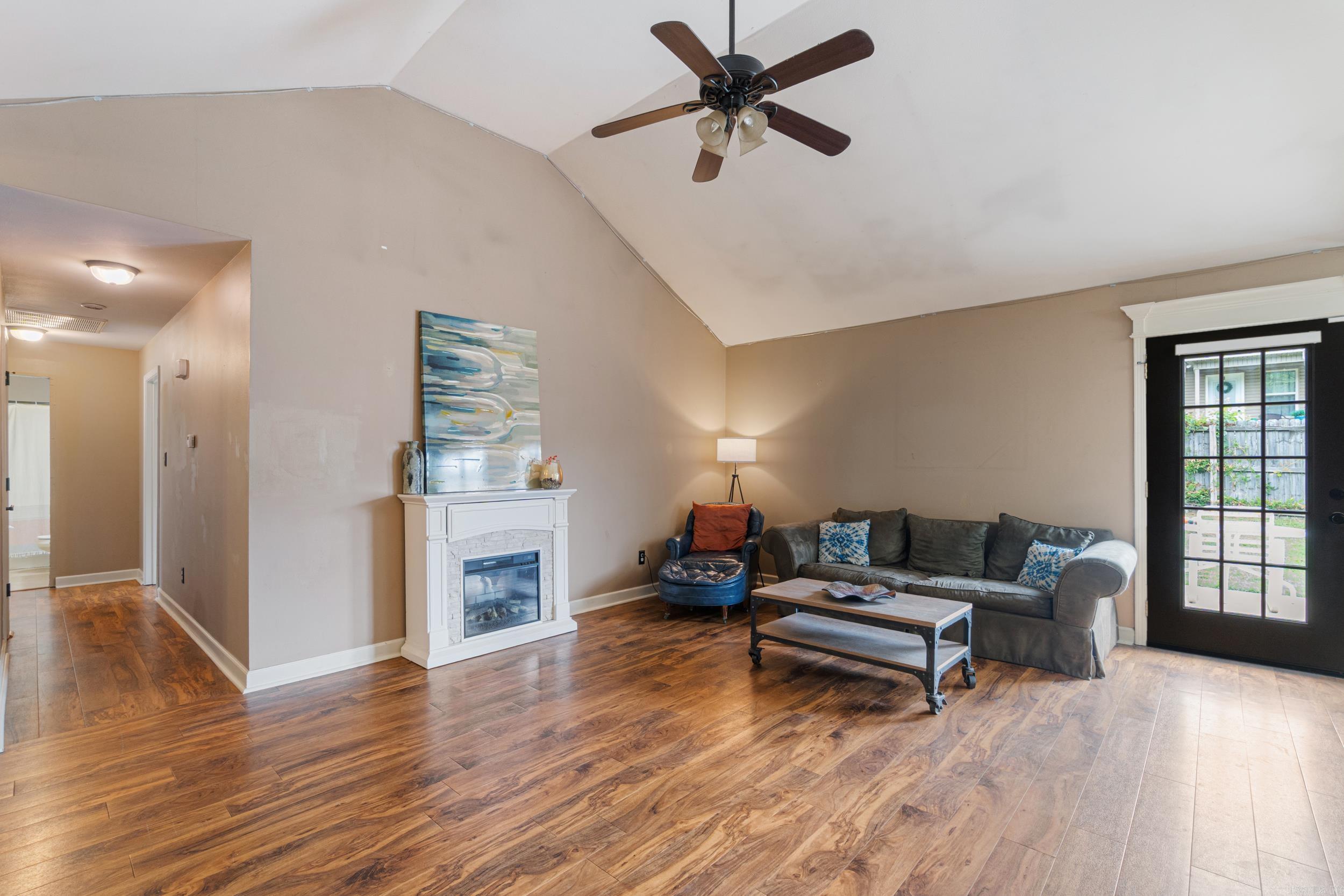 1641 White Oak Circle  Benton, AR