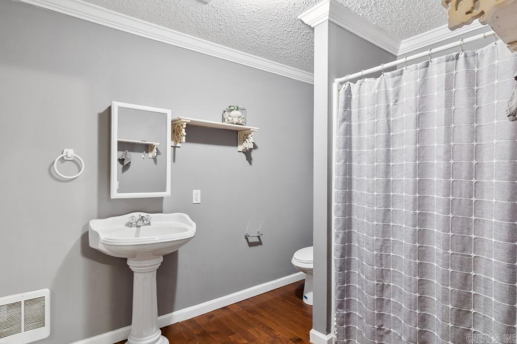 1303 E Highway 236 Lonoke, AR 72086