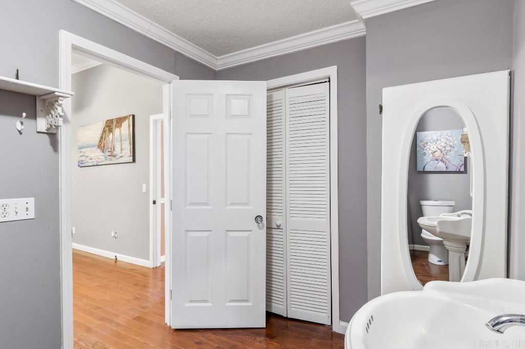 1303 E Highway 236 Lonoke, AR 72086