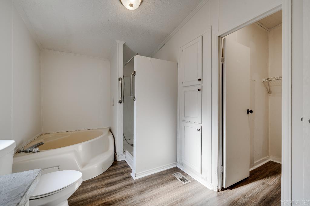 84 E Greentree Road Ward, AR 72176