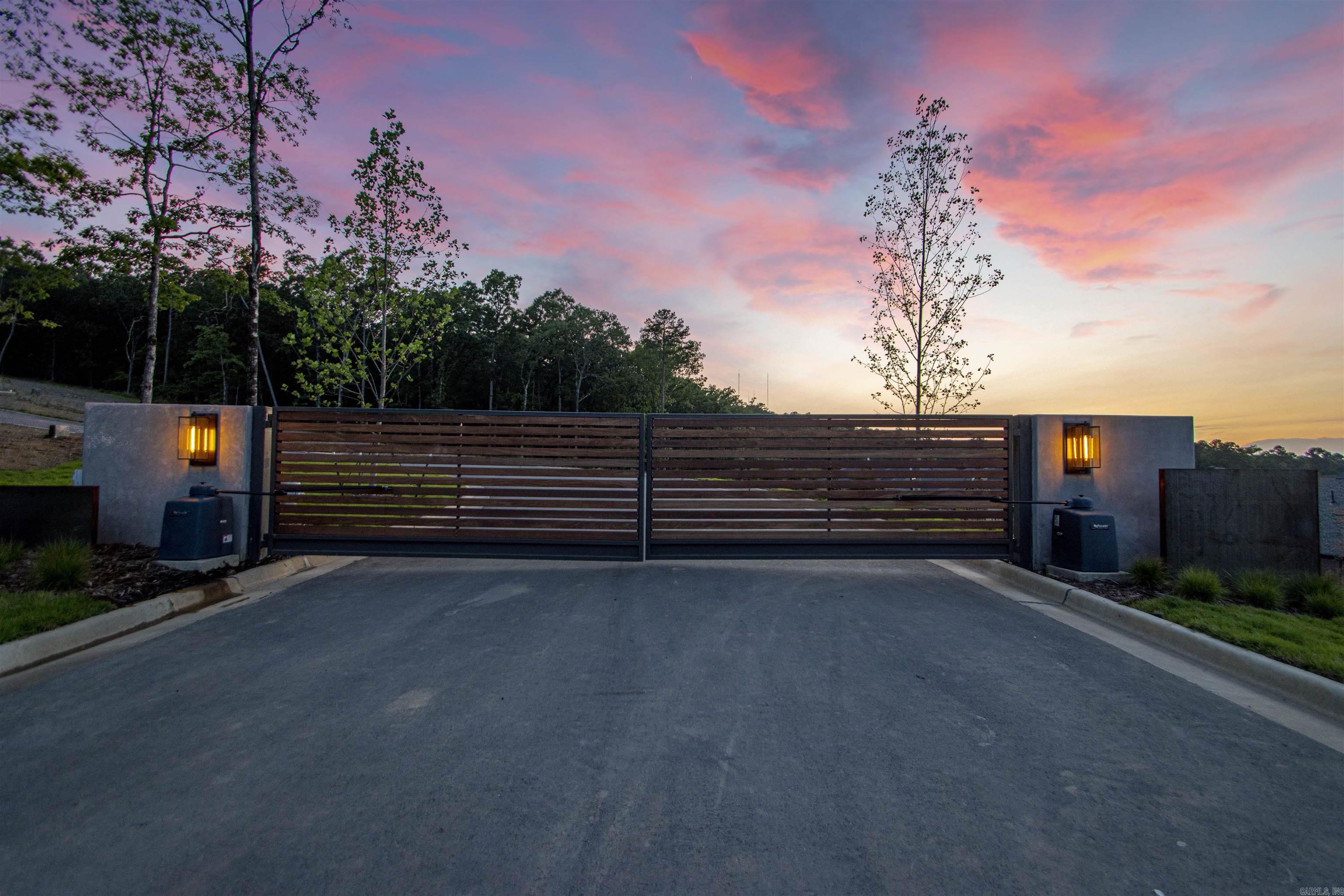 1 Whitehaven  Little Rock, AR