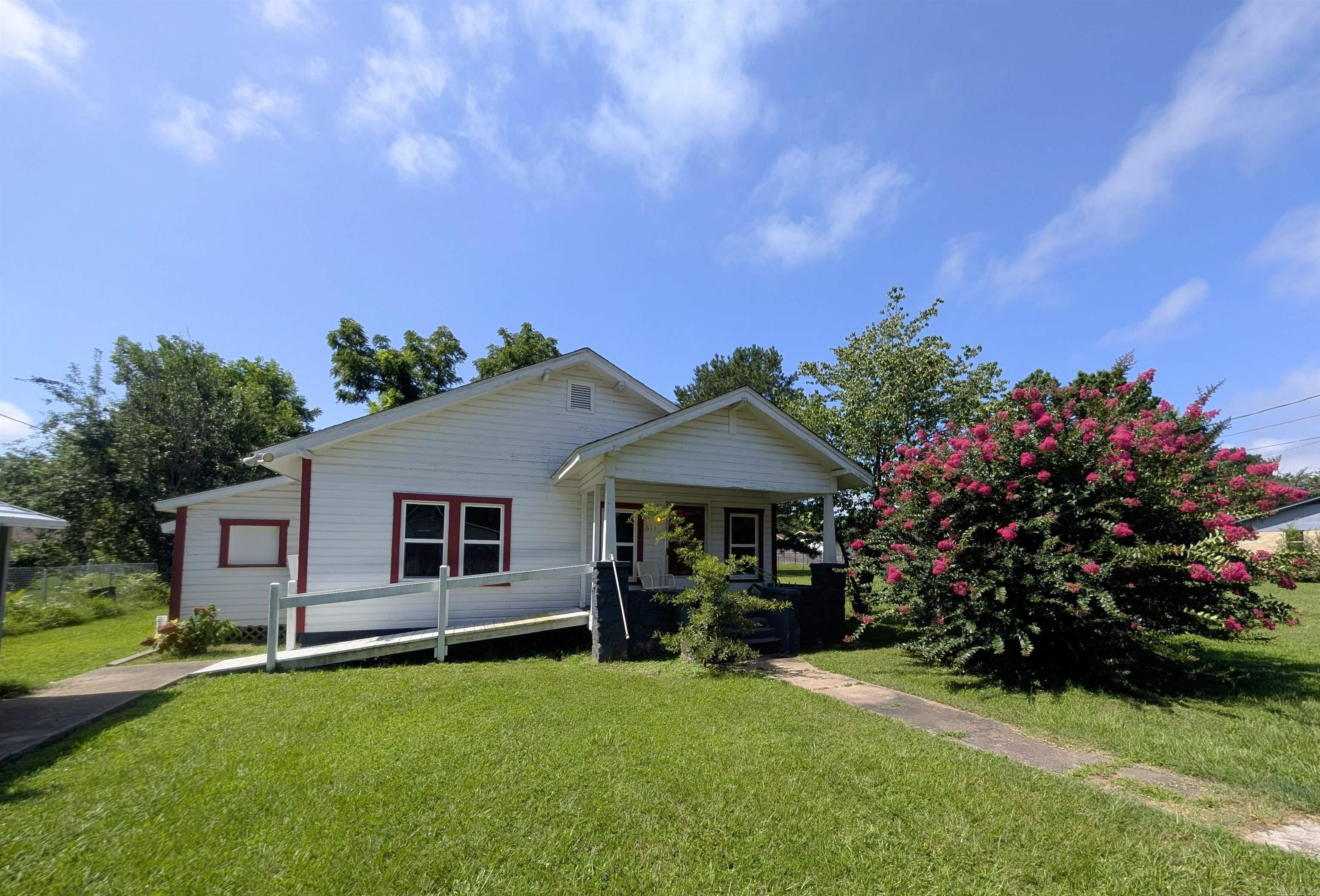 611  Hornbeck  Mena, AR