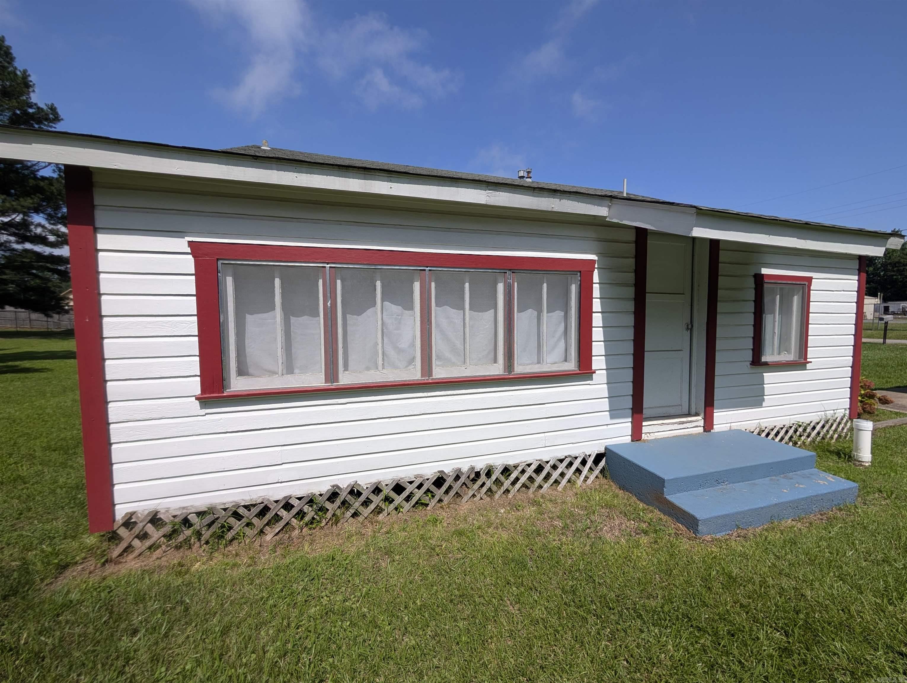 611 Hornbeck  Mena, AR