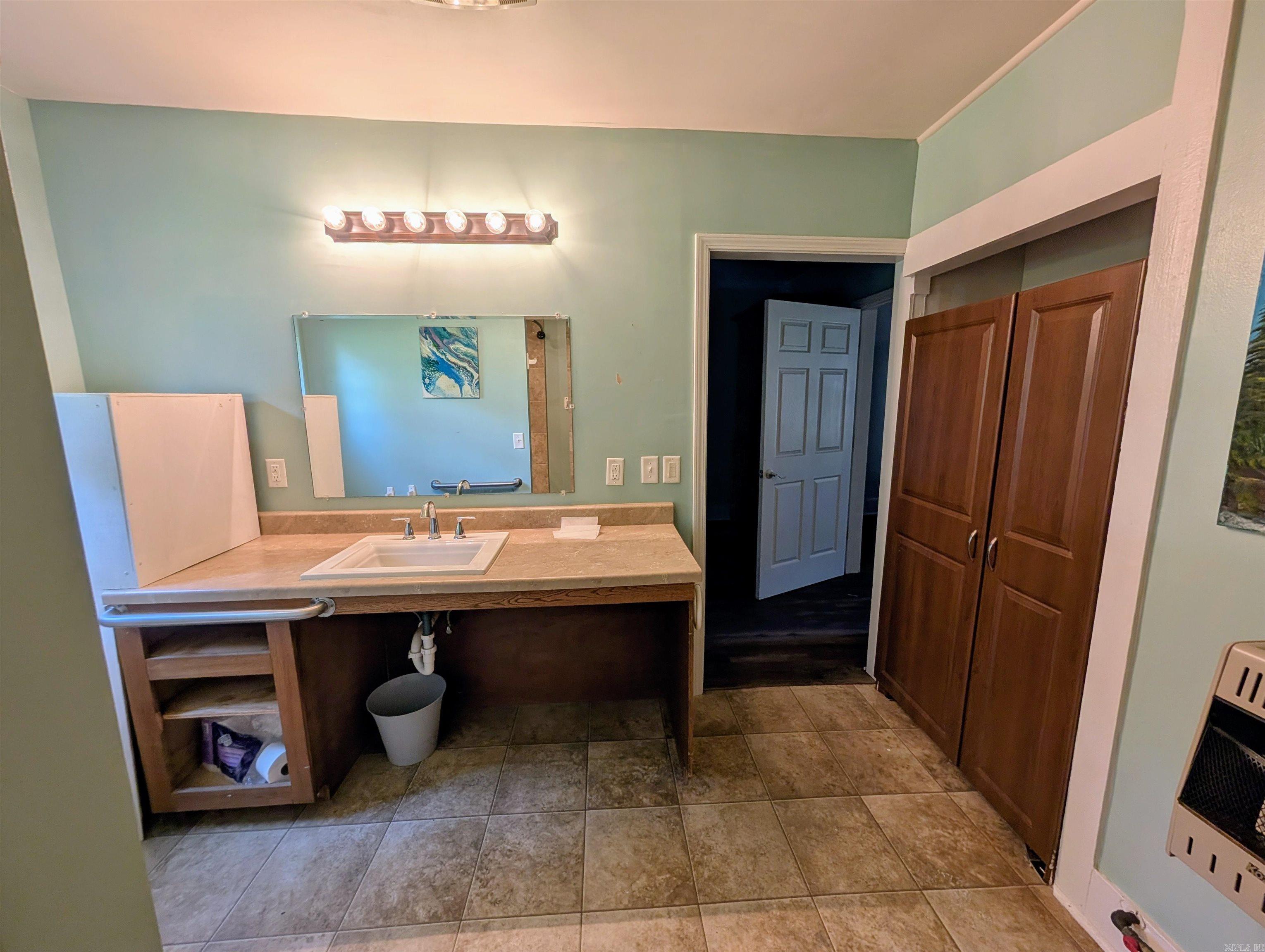 611 Hornbeck  Mena, AR