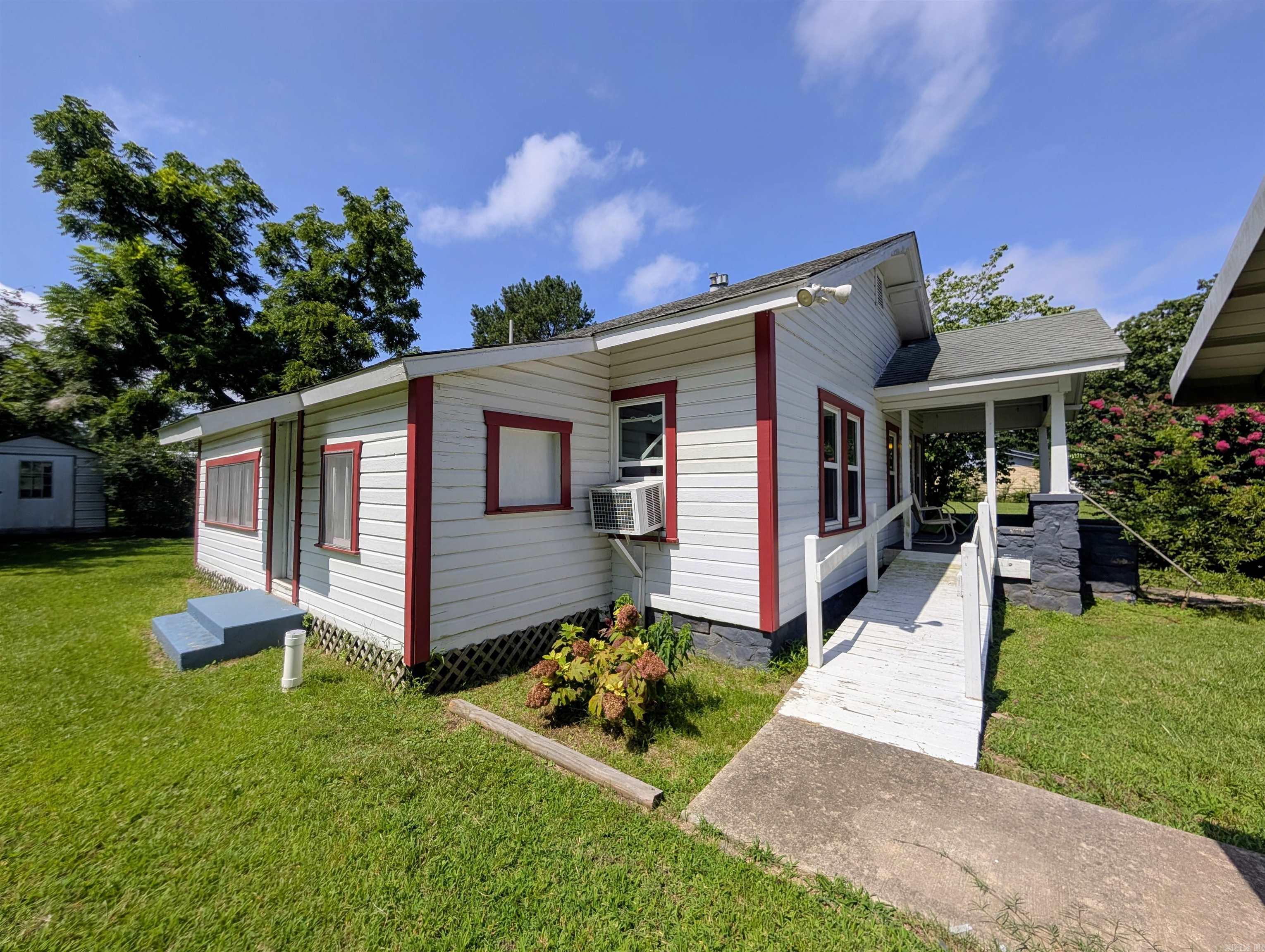 611 Hornbeck  Mena, AR