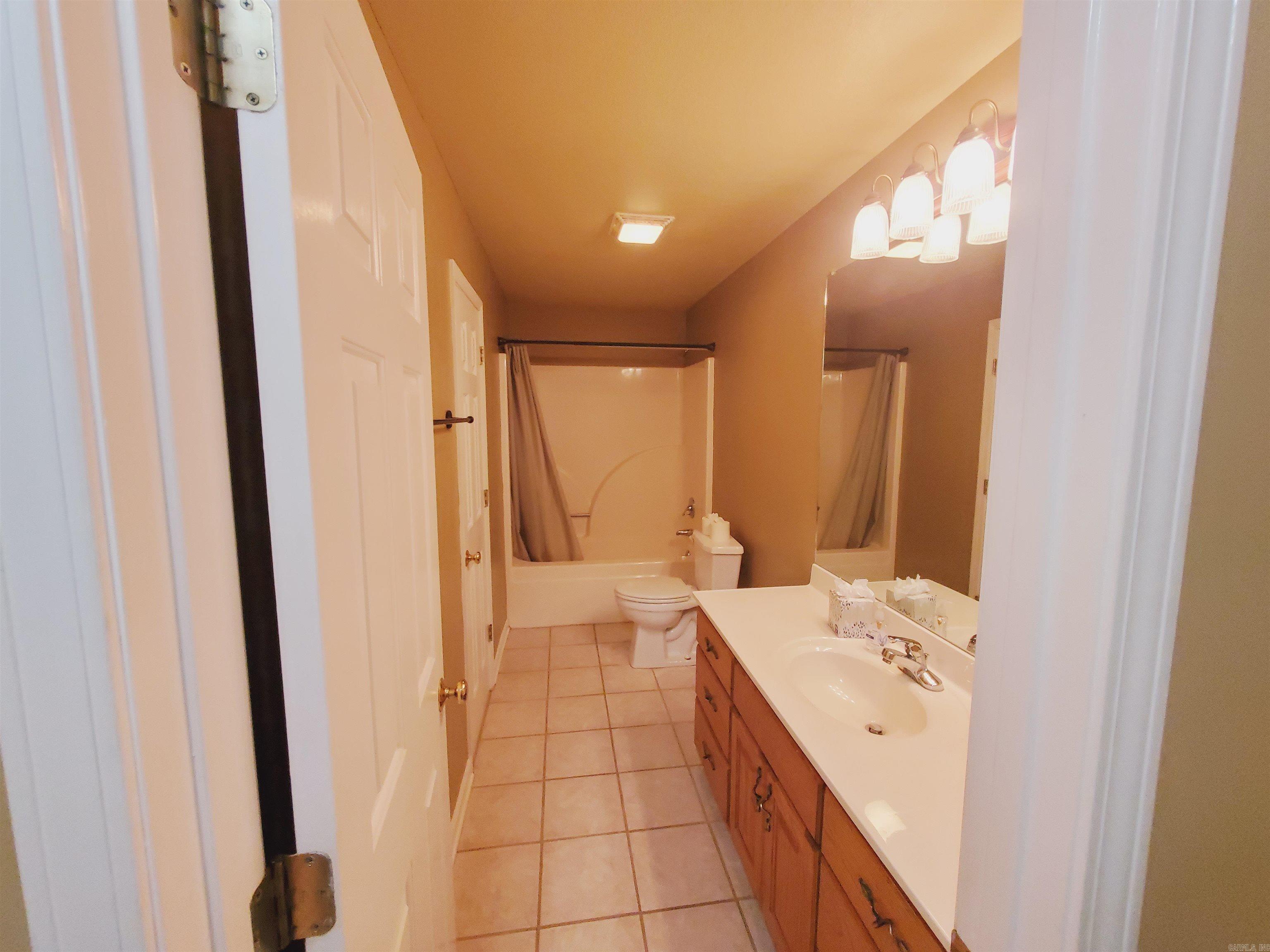 2590 W North Street Piggott, AR 72454