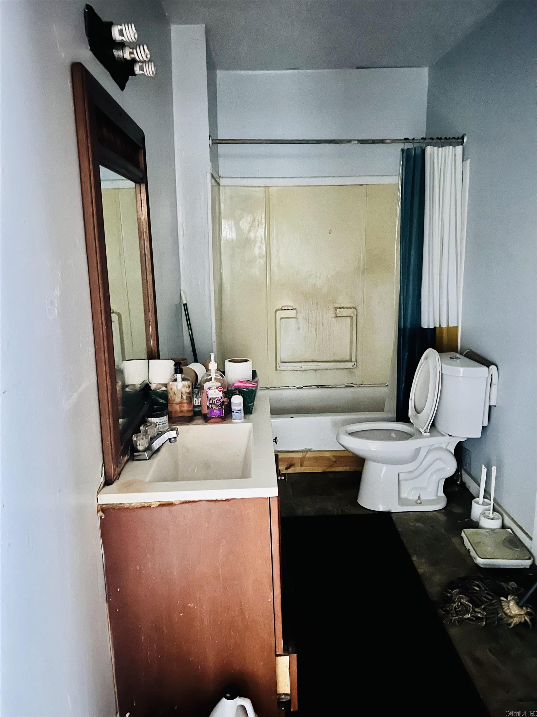 2705 Lewis  Little Rock, AR