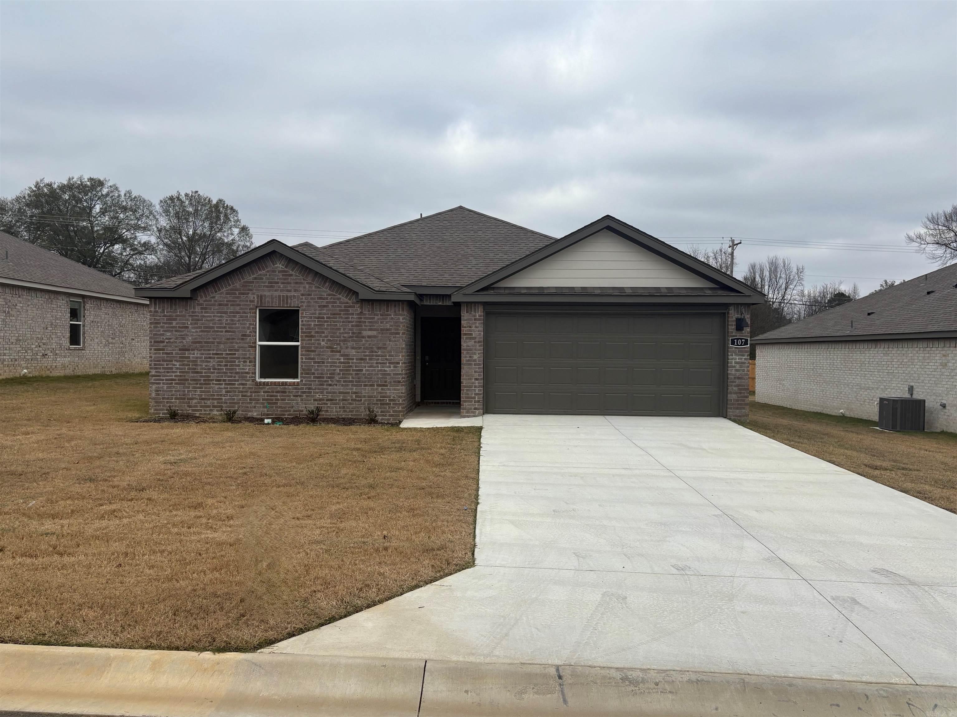 107 E Fredonia Court