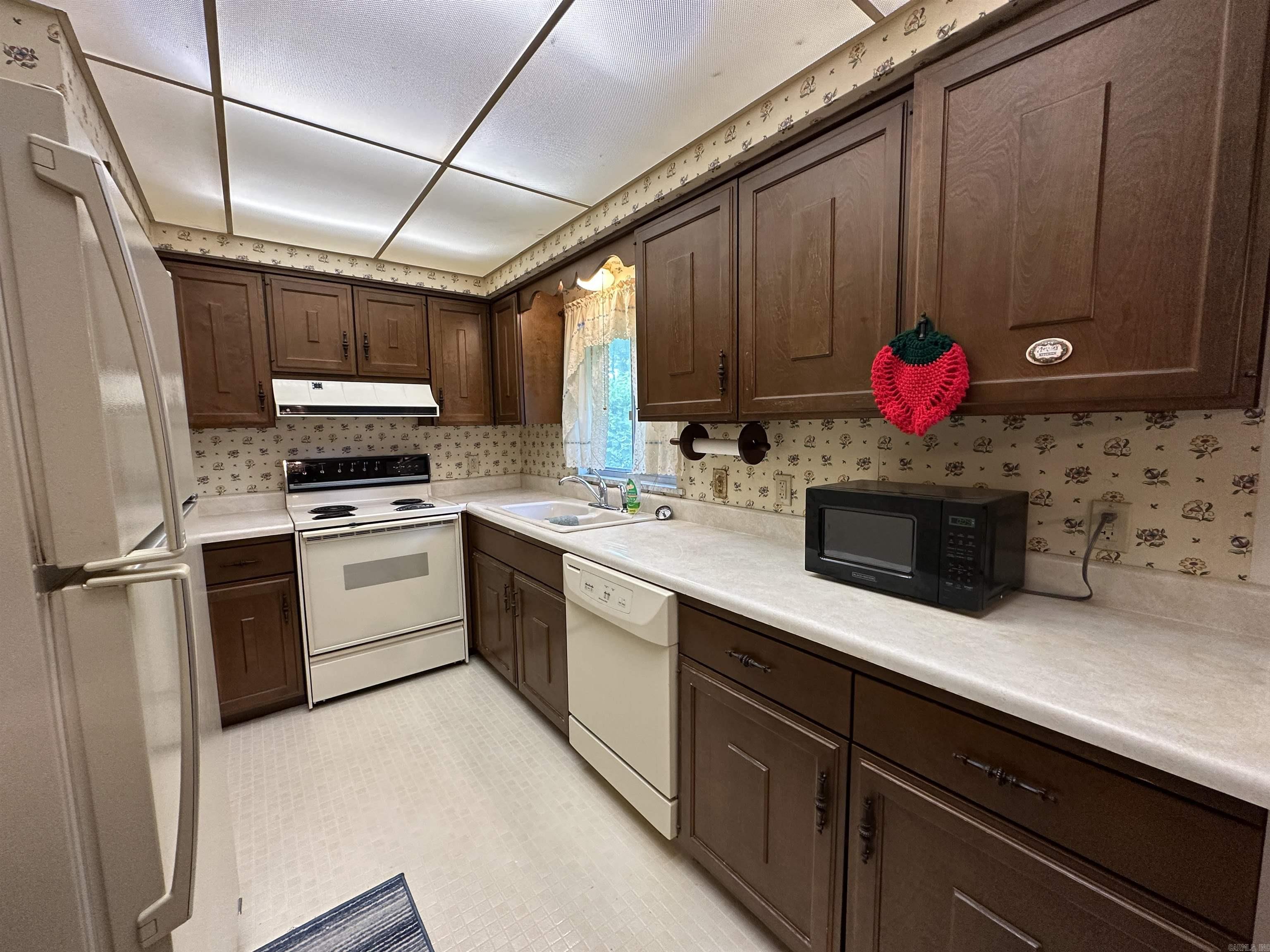 1121 Meadowbrook Drive  Mountain Home, AR