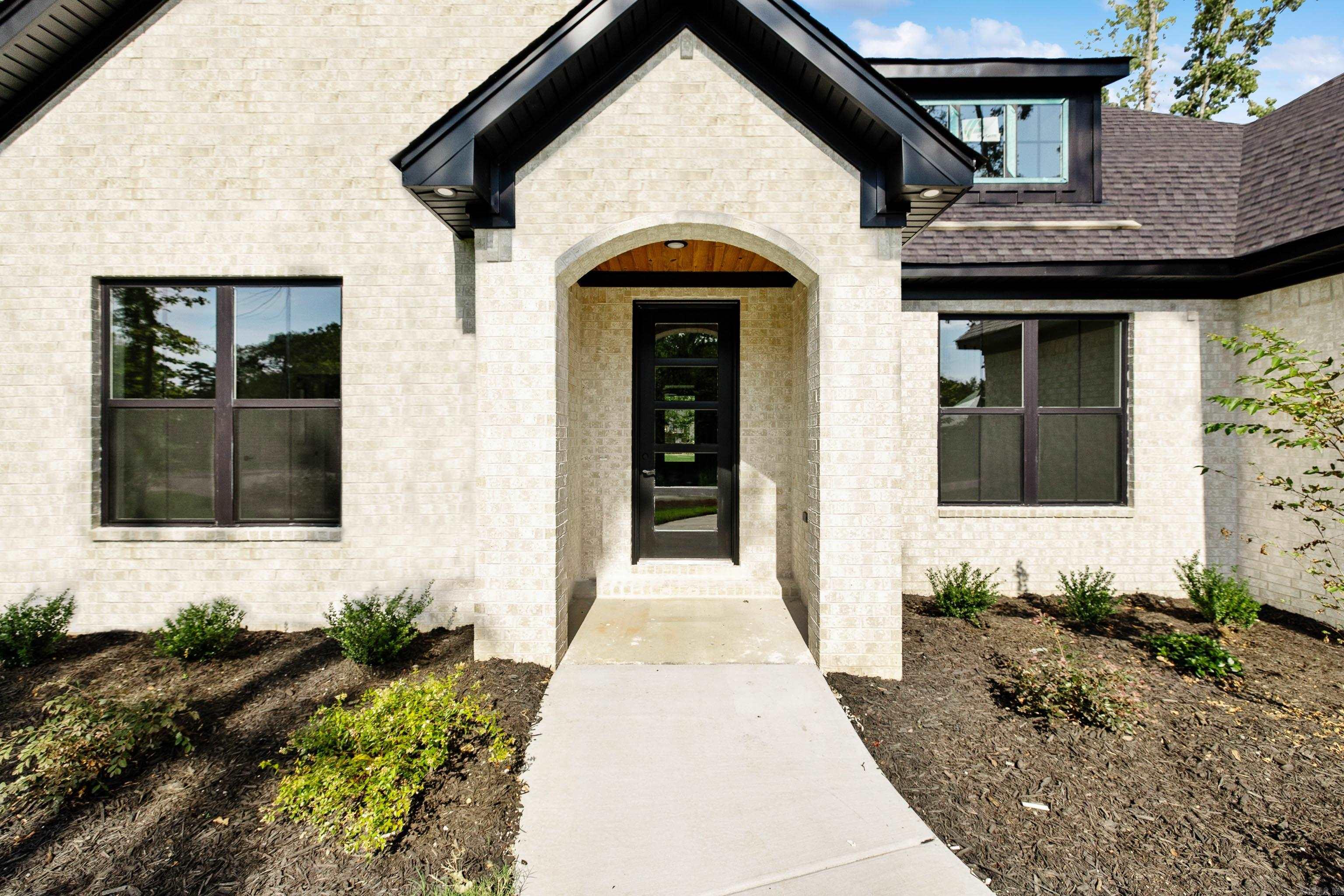 208 Clearview  Benton, AR