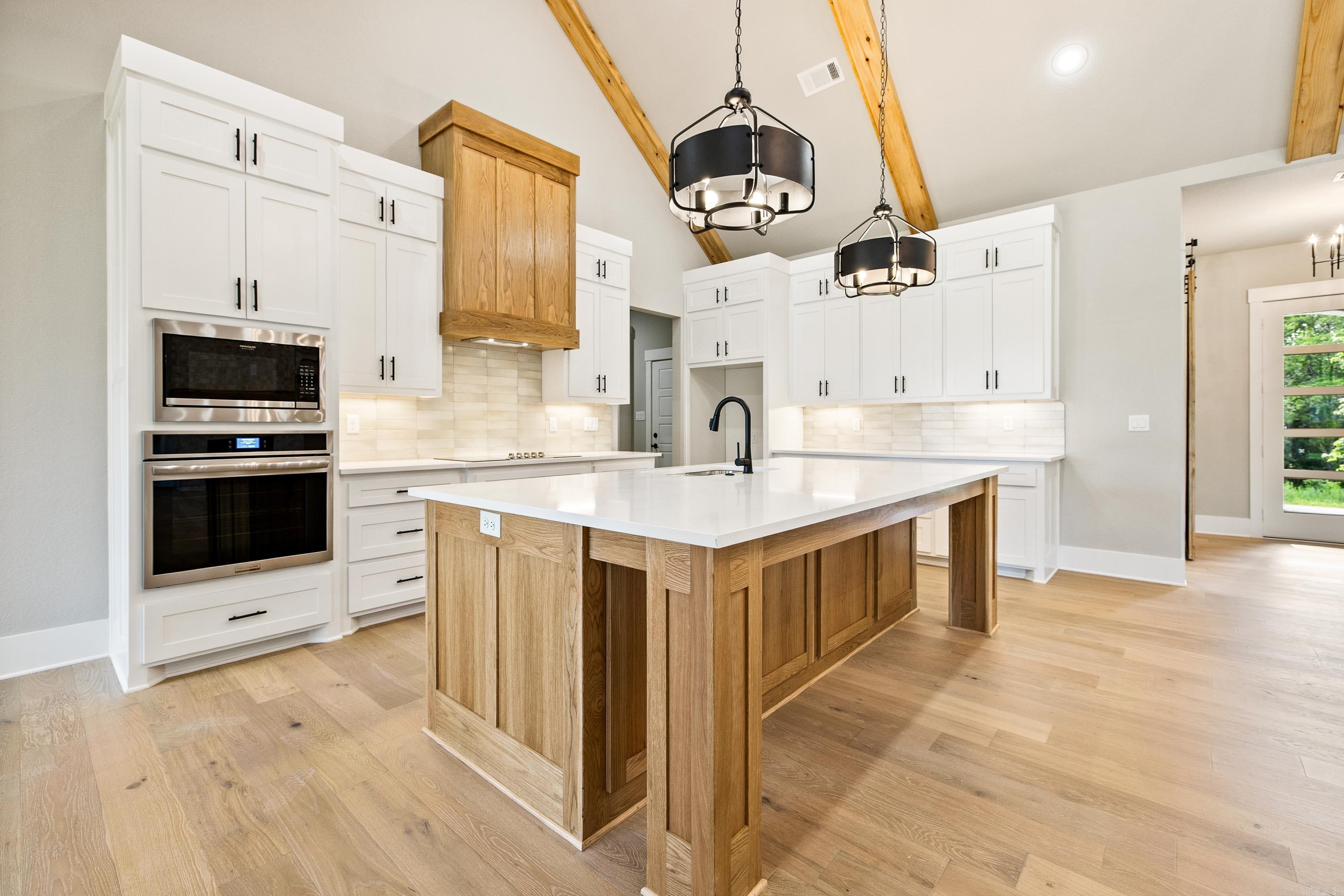 208 Clearview  Benton, AR