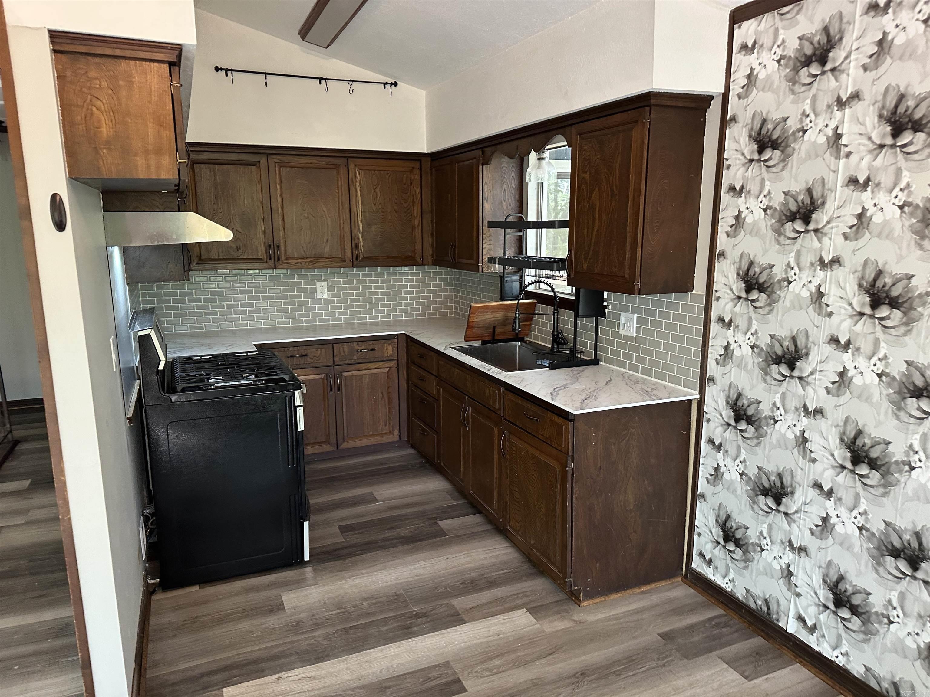 175 Burnt Rock Falls Rd  Fairfield Bay, AR