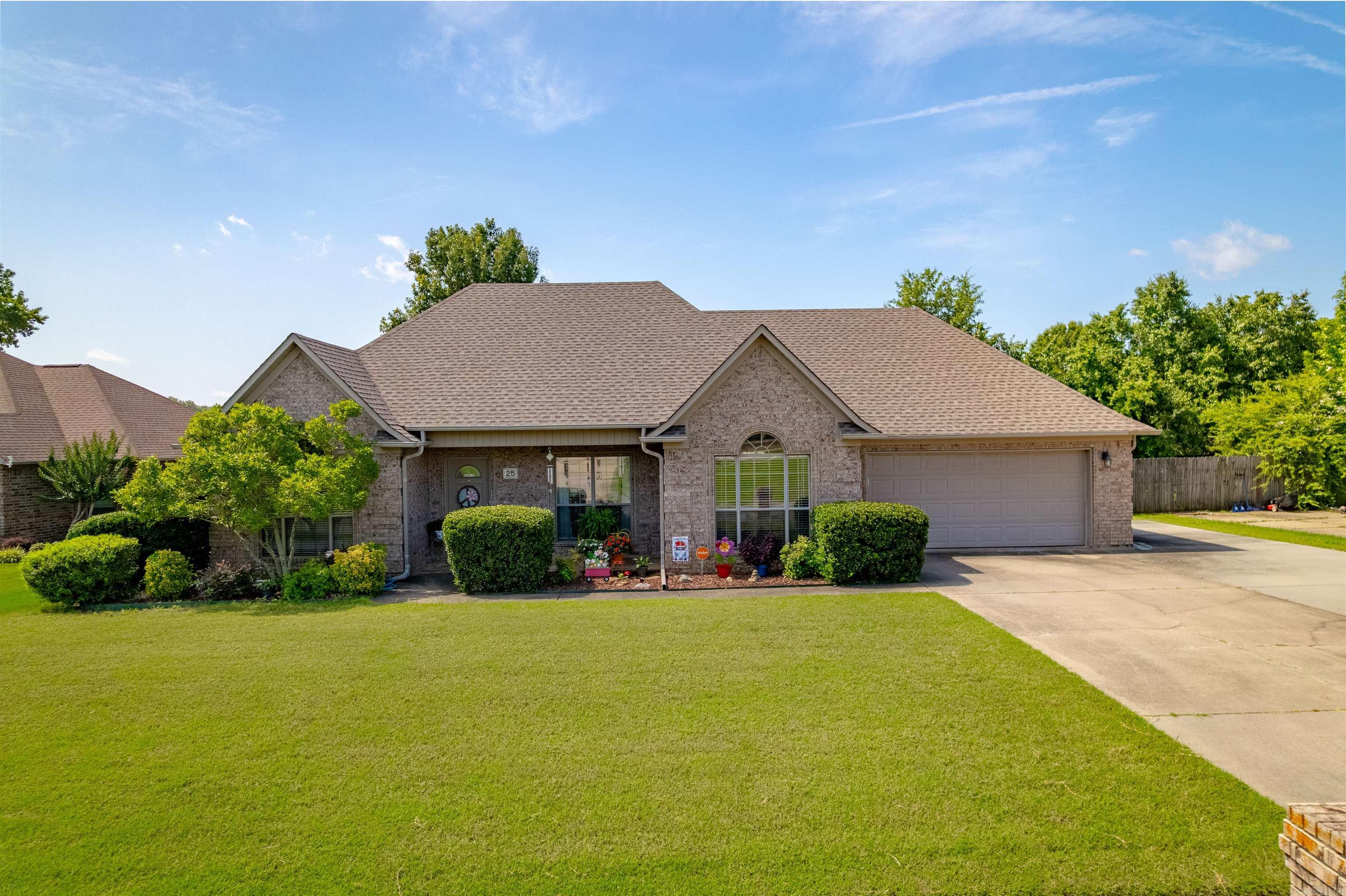 25 Willow Dr