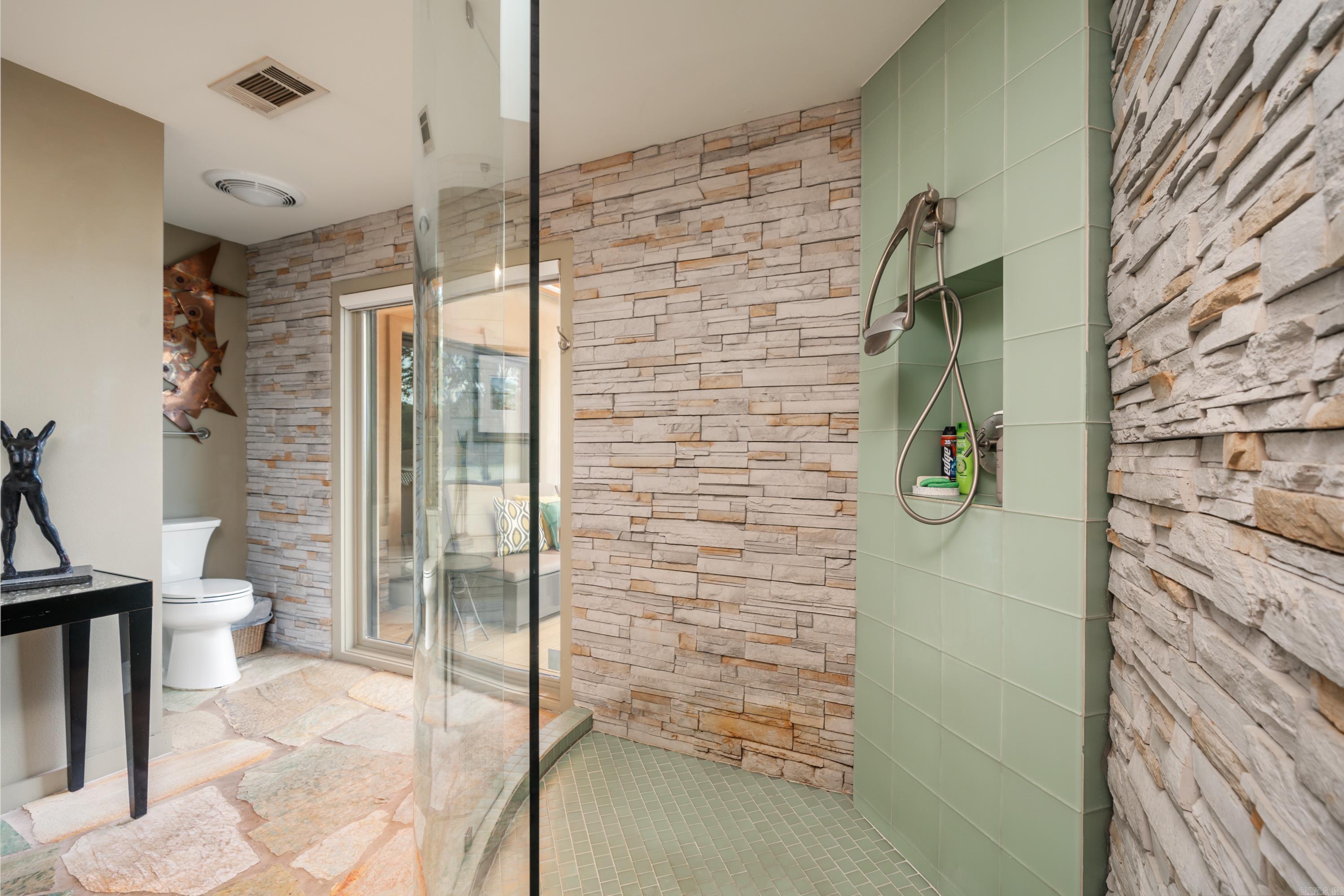 300 Pinehill  Hot Springs, AR