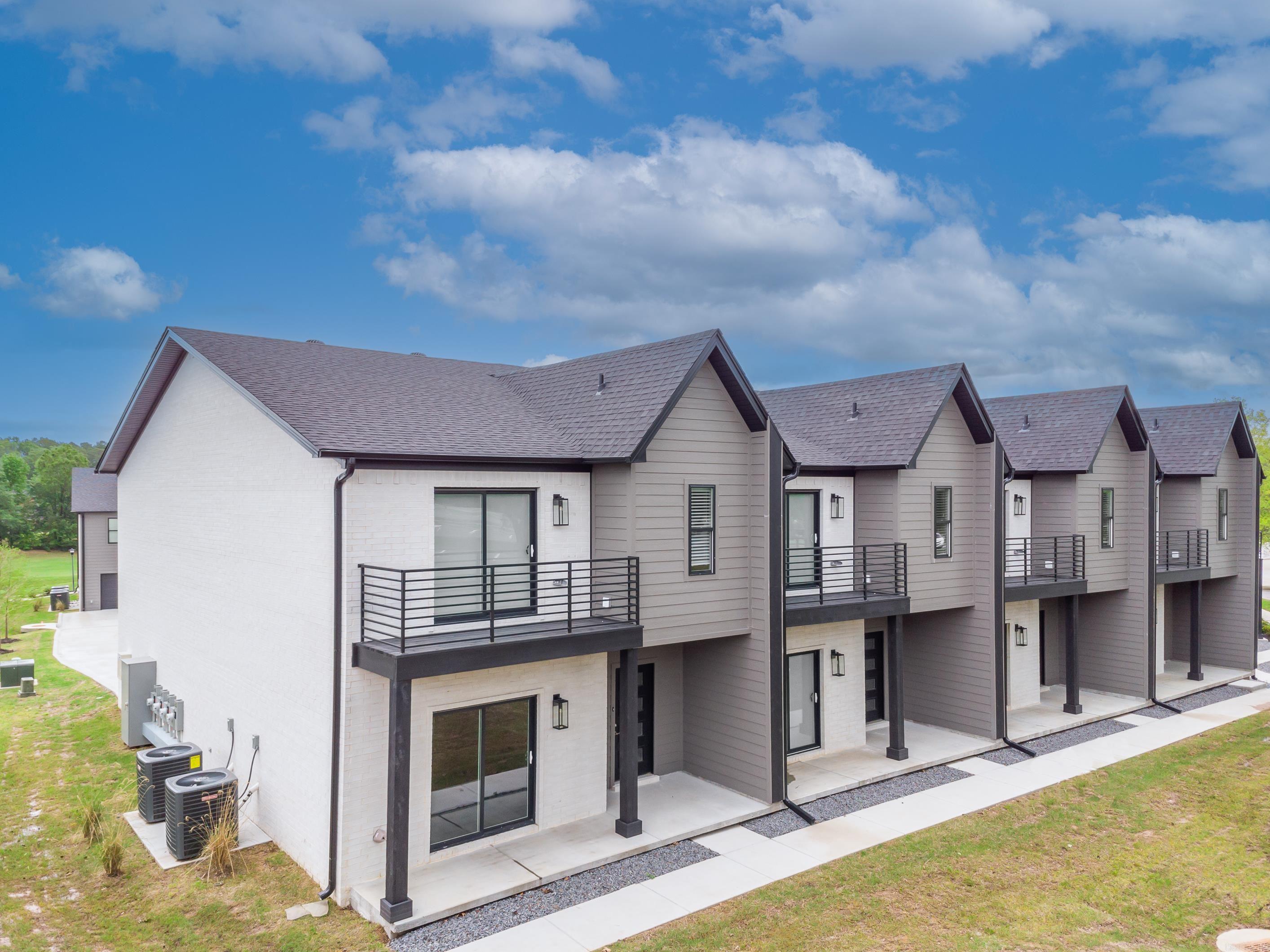 225 Country Club Parkway (24 Units)  Maumelle, AR