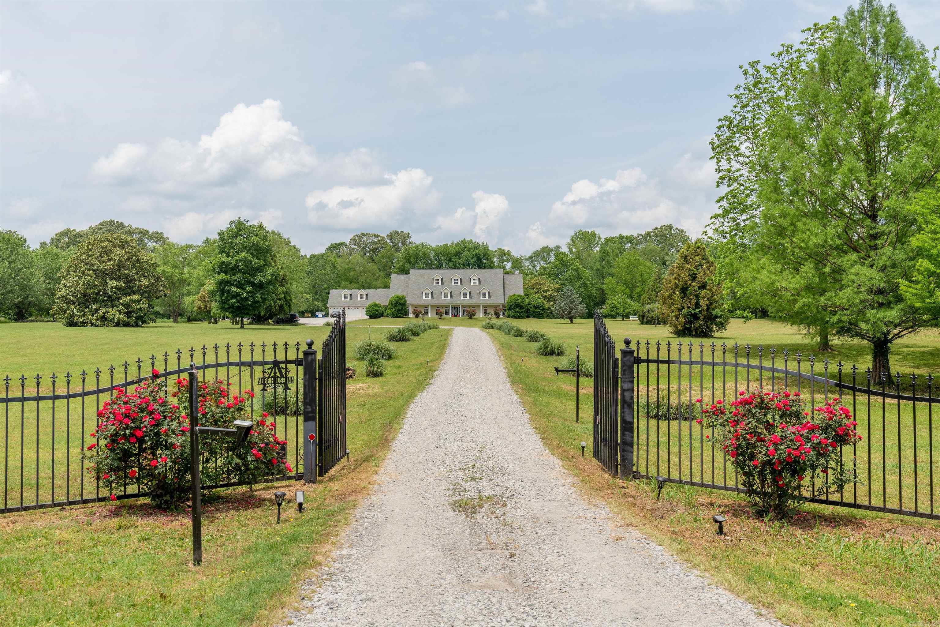 3144 Riverbend  Heber Springs, AR