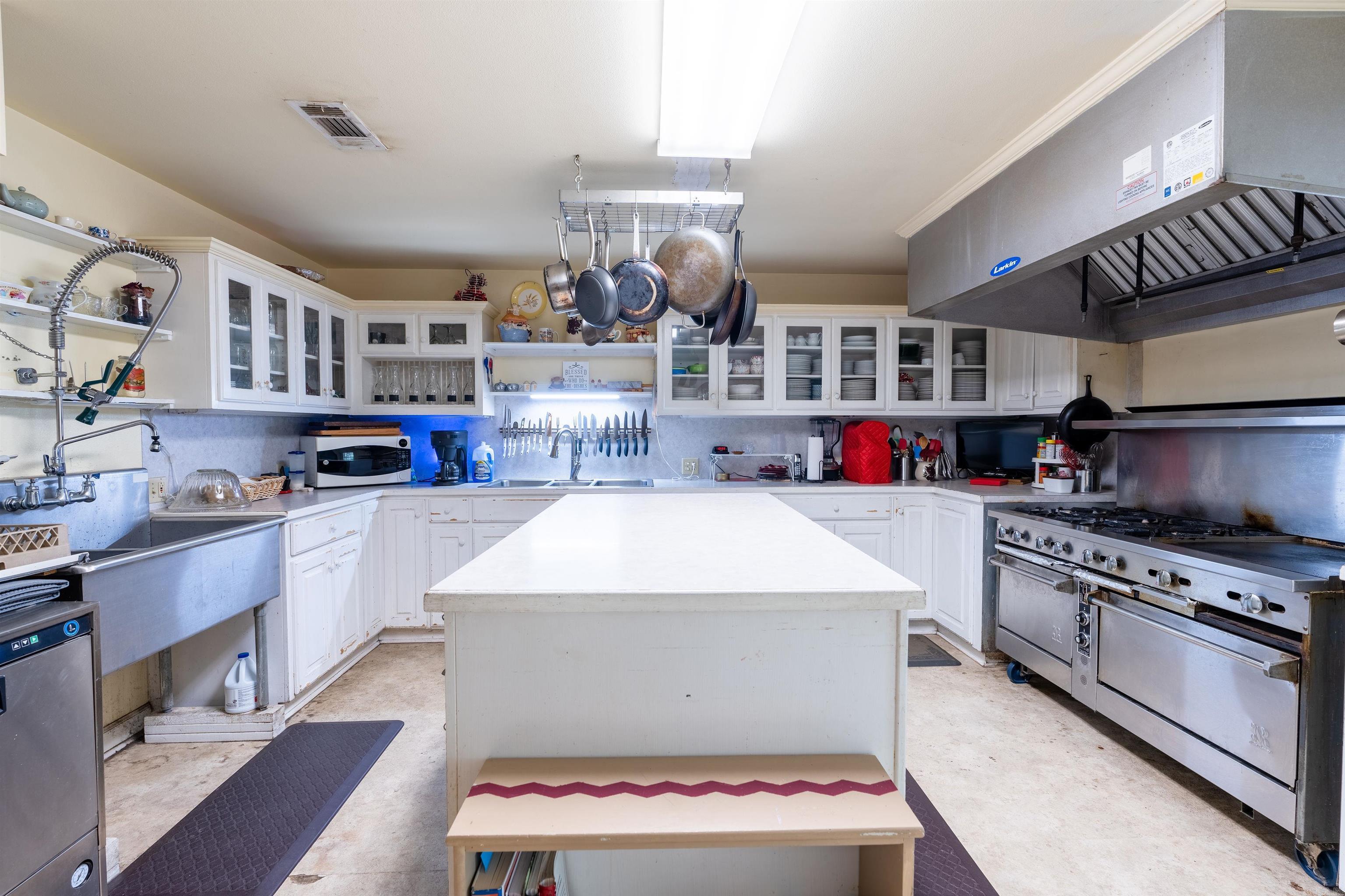 3144 Riverbend  Heber Springs, AR