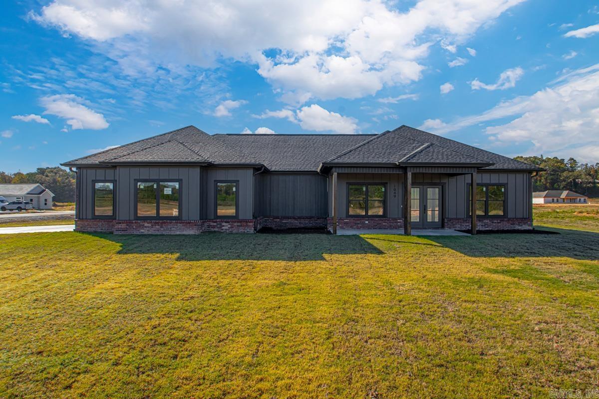 1049 Duke Drive Bauxite, AR 72011