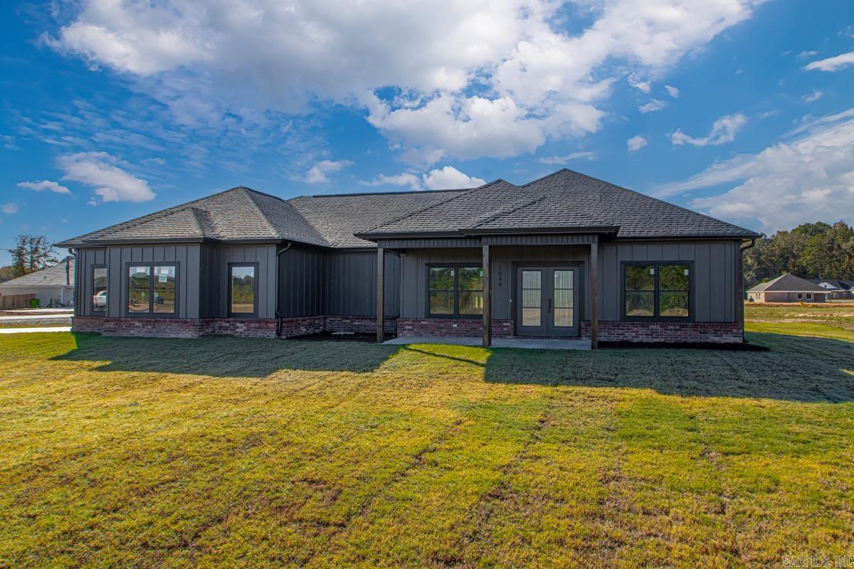 1049 Duke Drive Bauxite, AR 72011