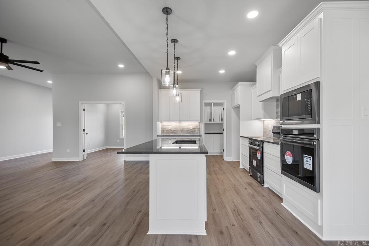 1049 Duke Drive Bauxite, AR 72011