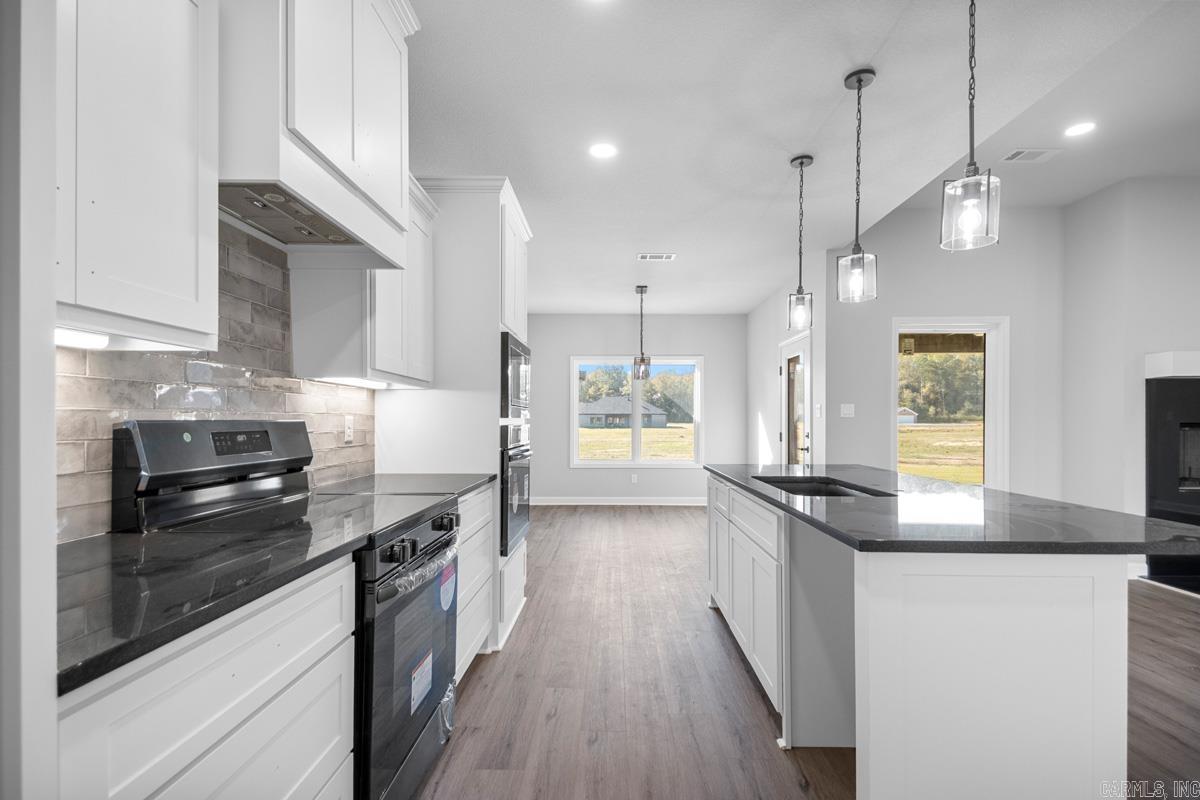 1049 Duke Drive Bauxite, AR 72011