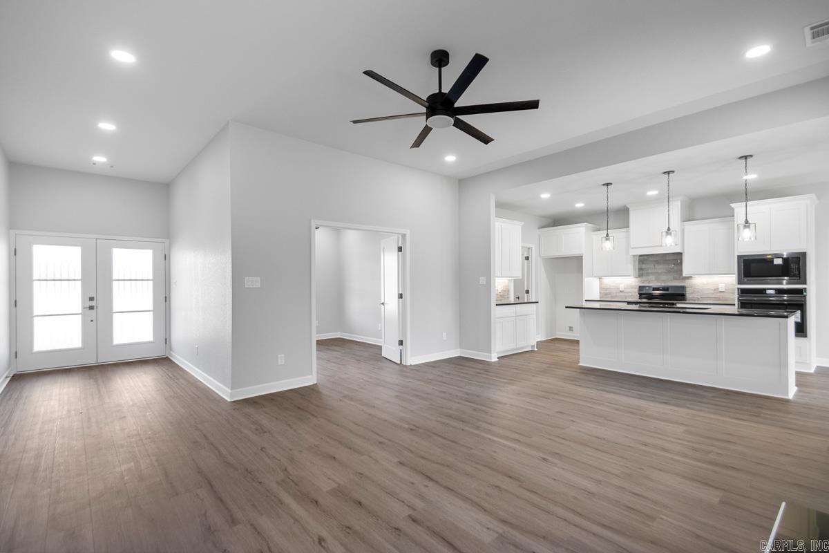 1049 Duke Drive Bauxite, AR 72011