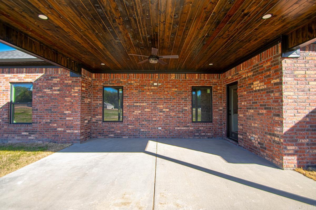 1049 Duke Drive Bauxite, AR 72011