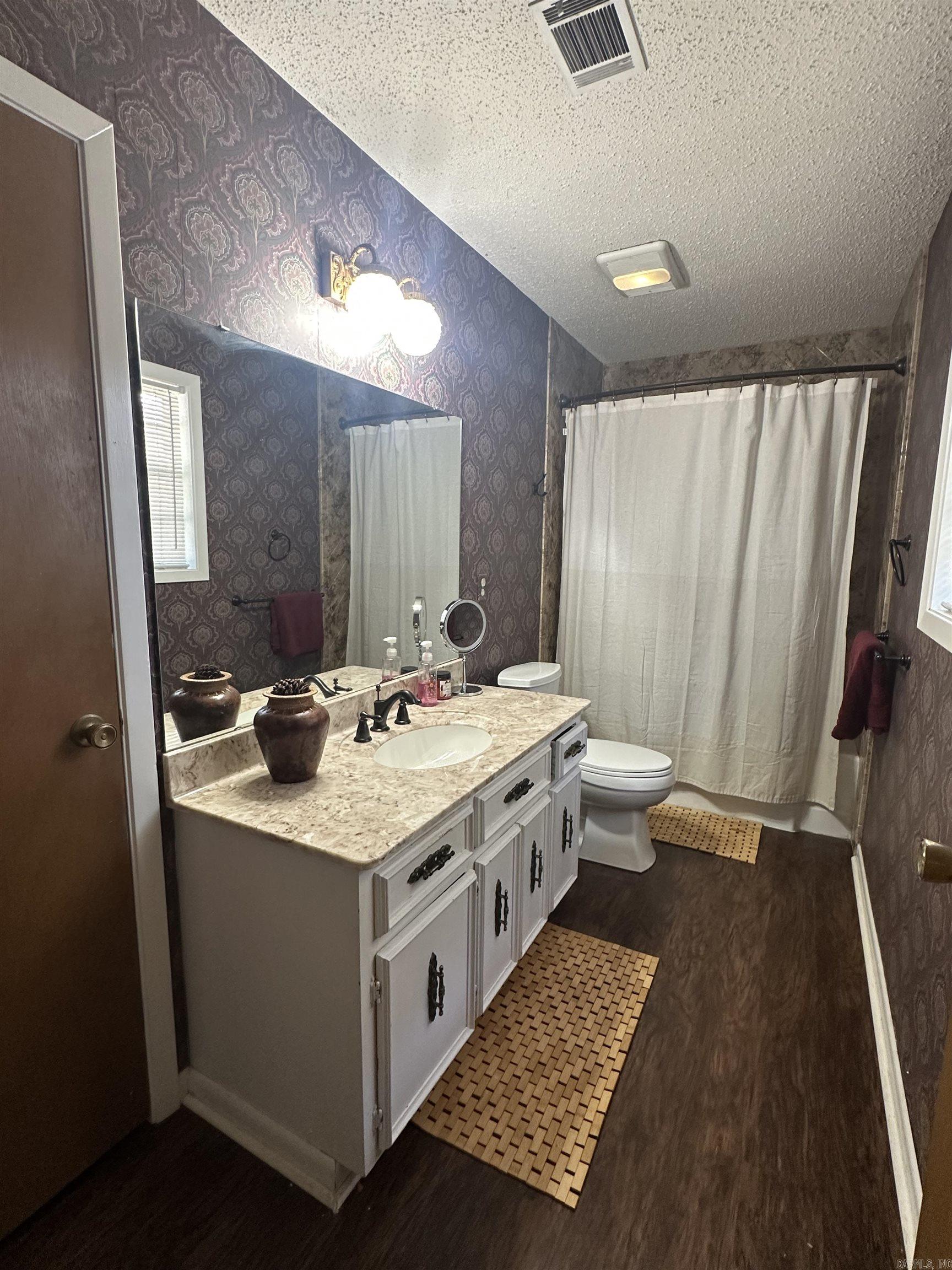 2005 Wellington Dr  Pine Bluff, AR