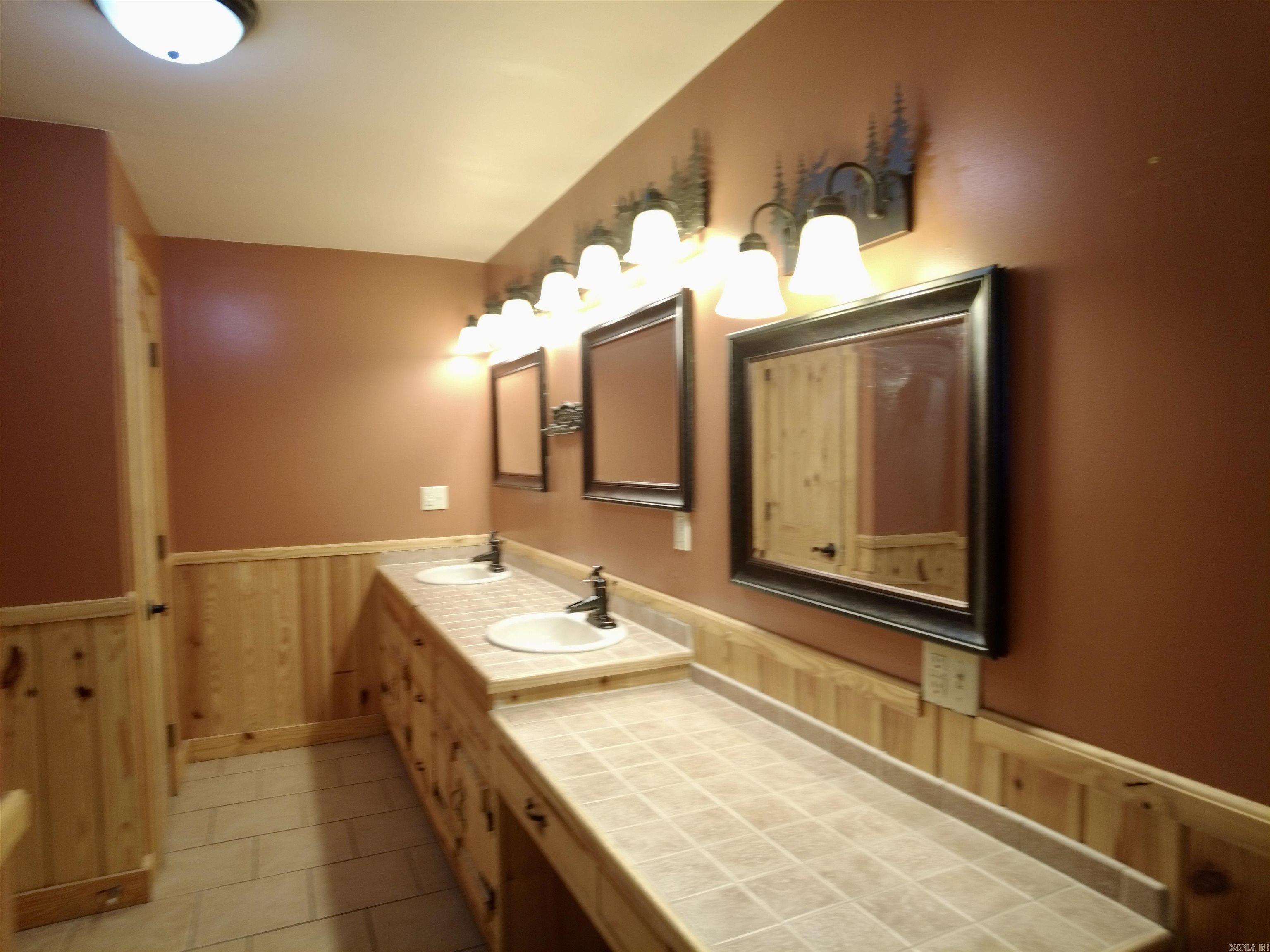 1491 Cedar Hills Dr  Mountain View, AR