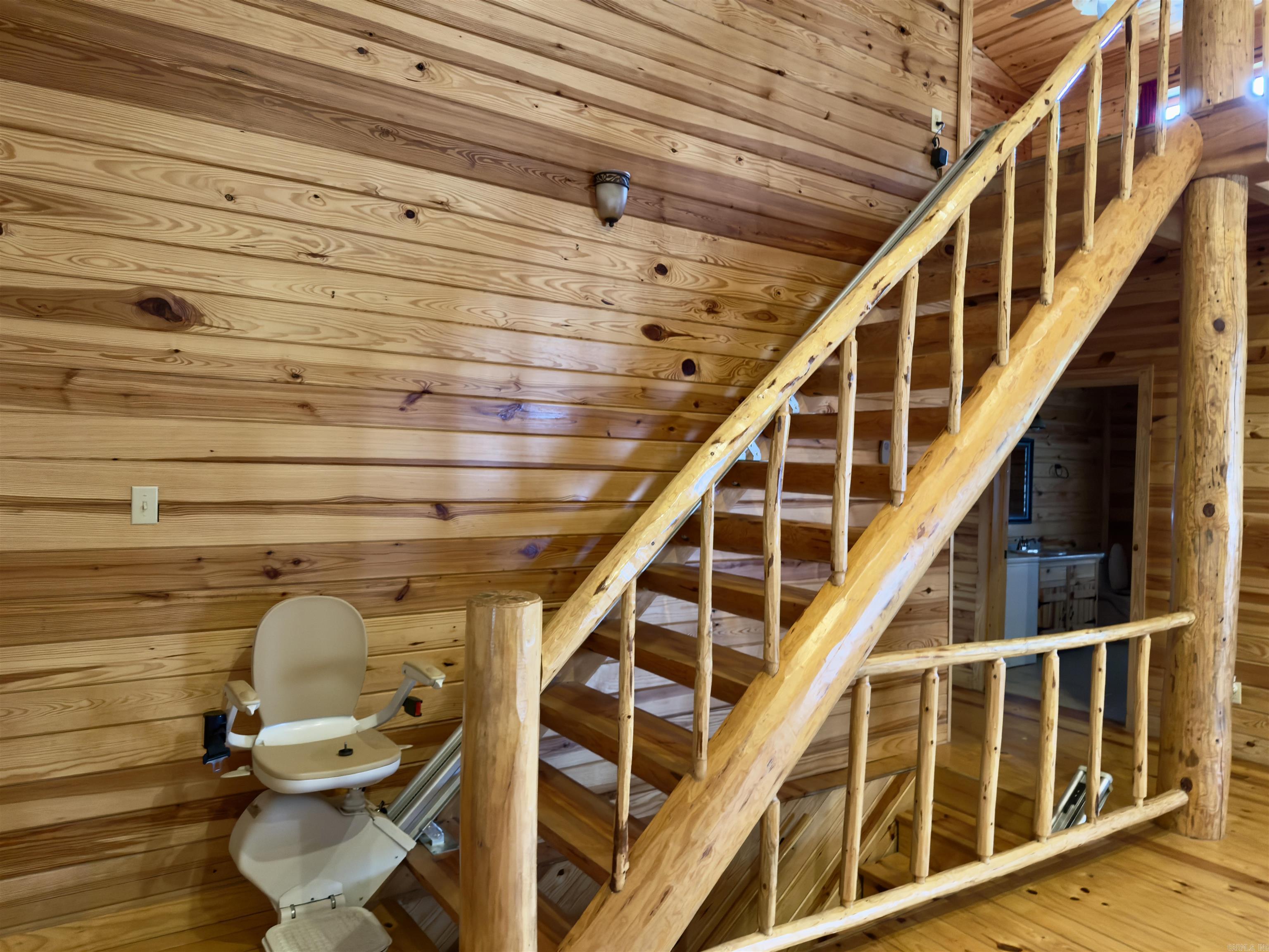 1491 Cedar Hills Dr  Mountain View, AR