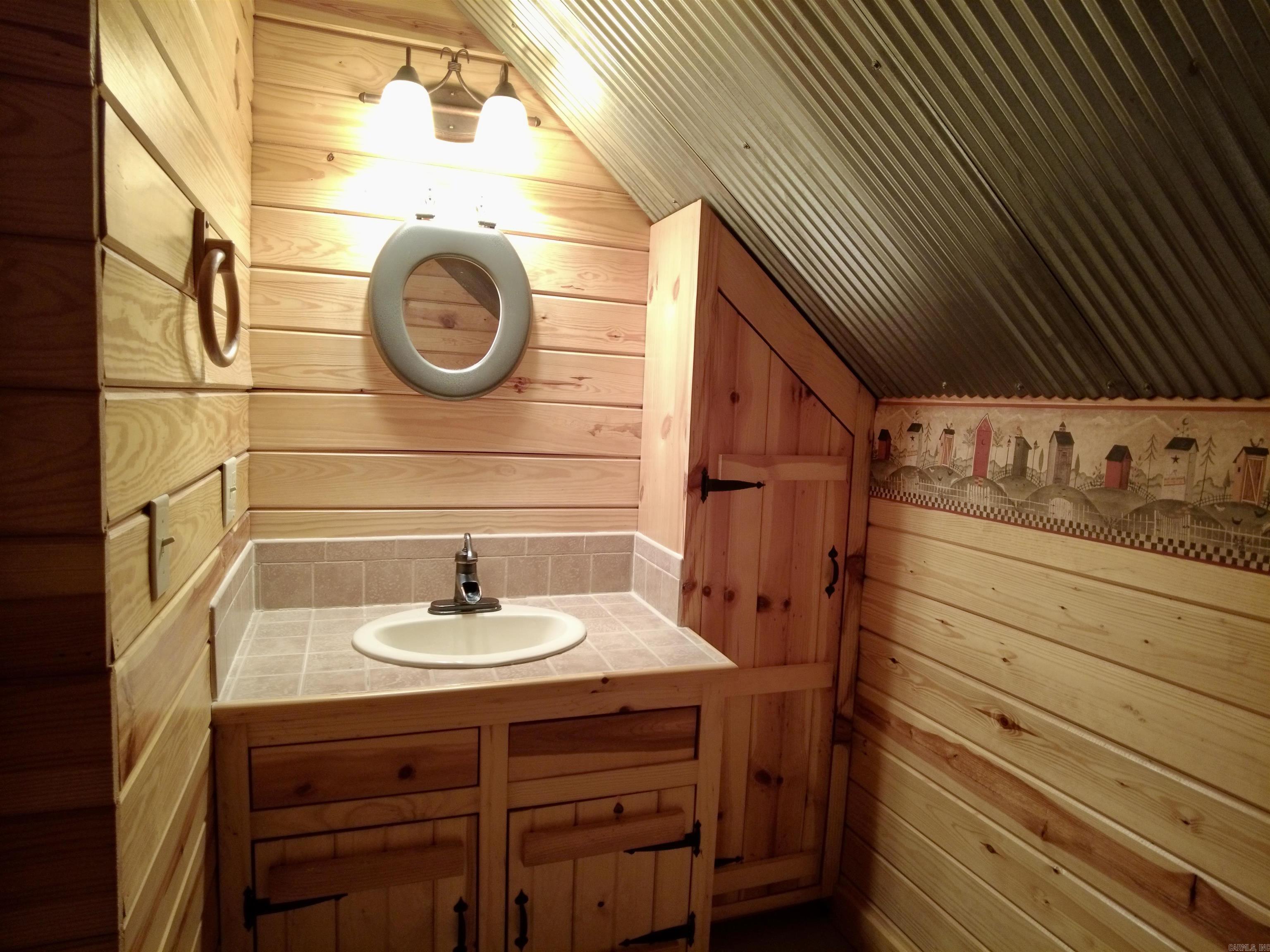 1491 Cedar Hills Dr  Mountain View, AR