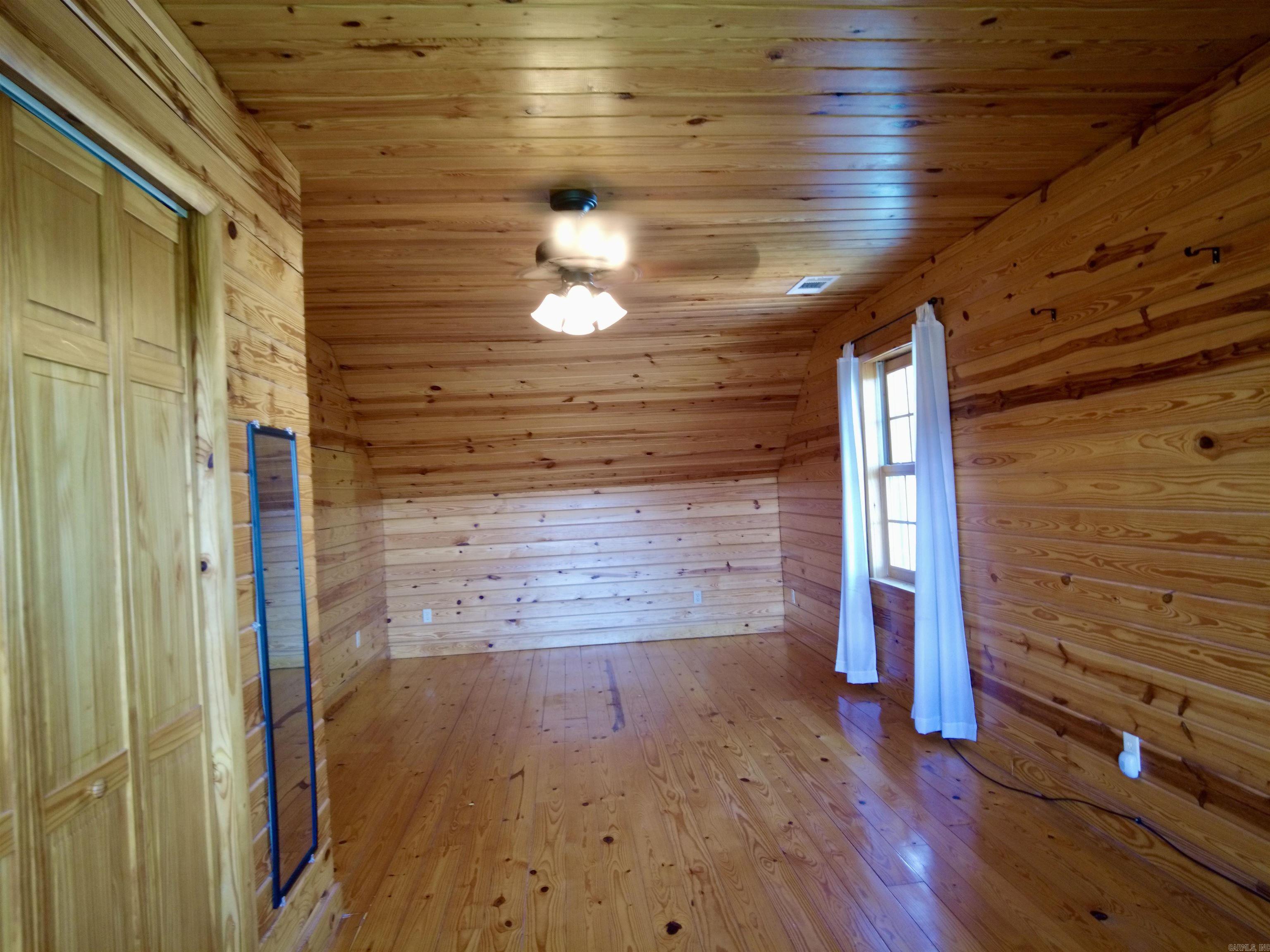 1491 Cedar Hills Dr  Mountain View, AR