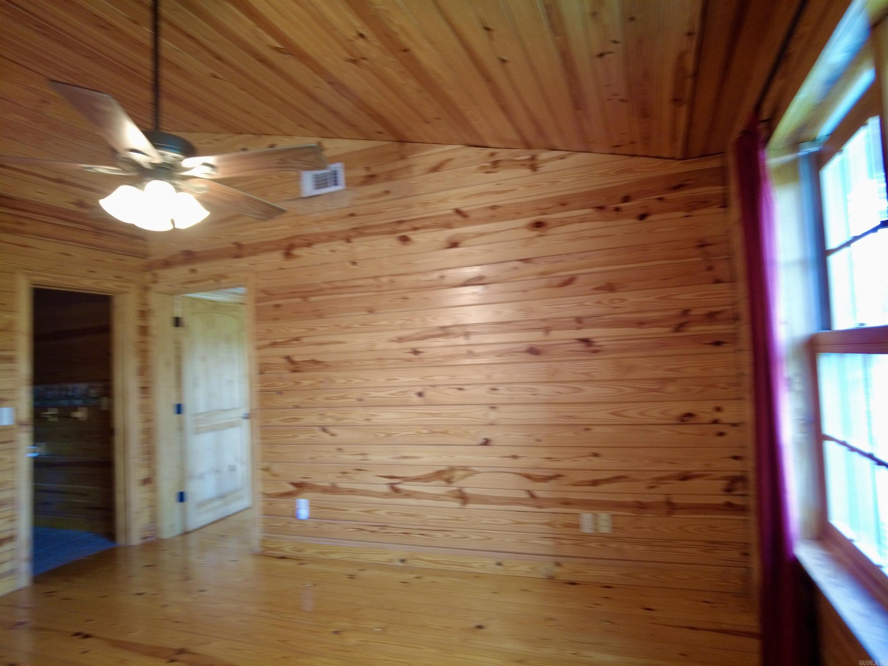 1491 Cedar Hills Dr  Mountain View, AR