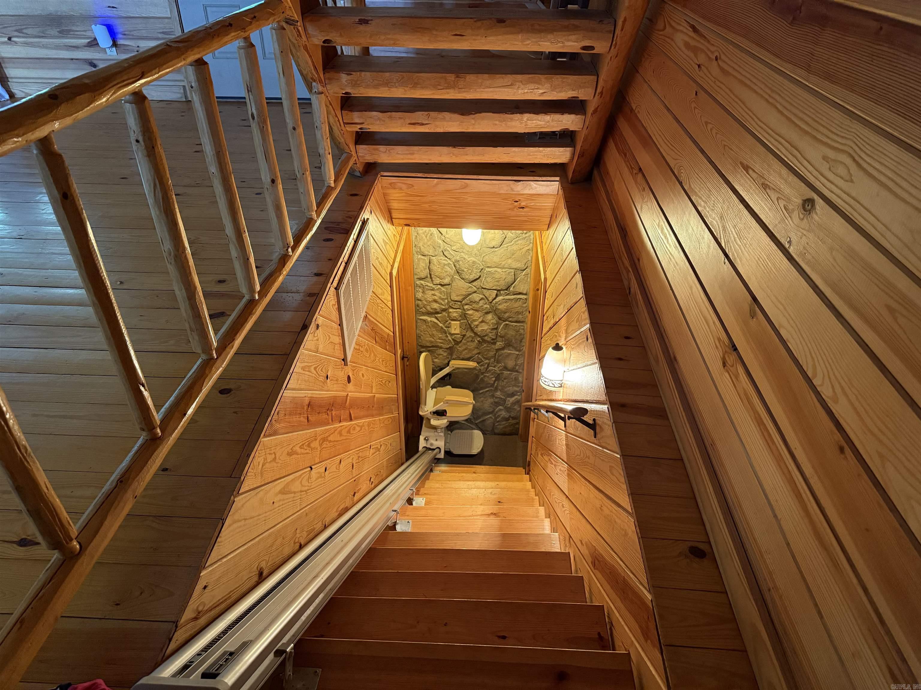 1491 Cedar Hills Dr  Mountain View, AR