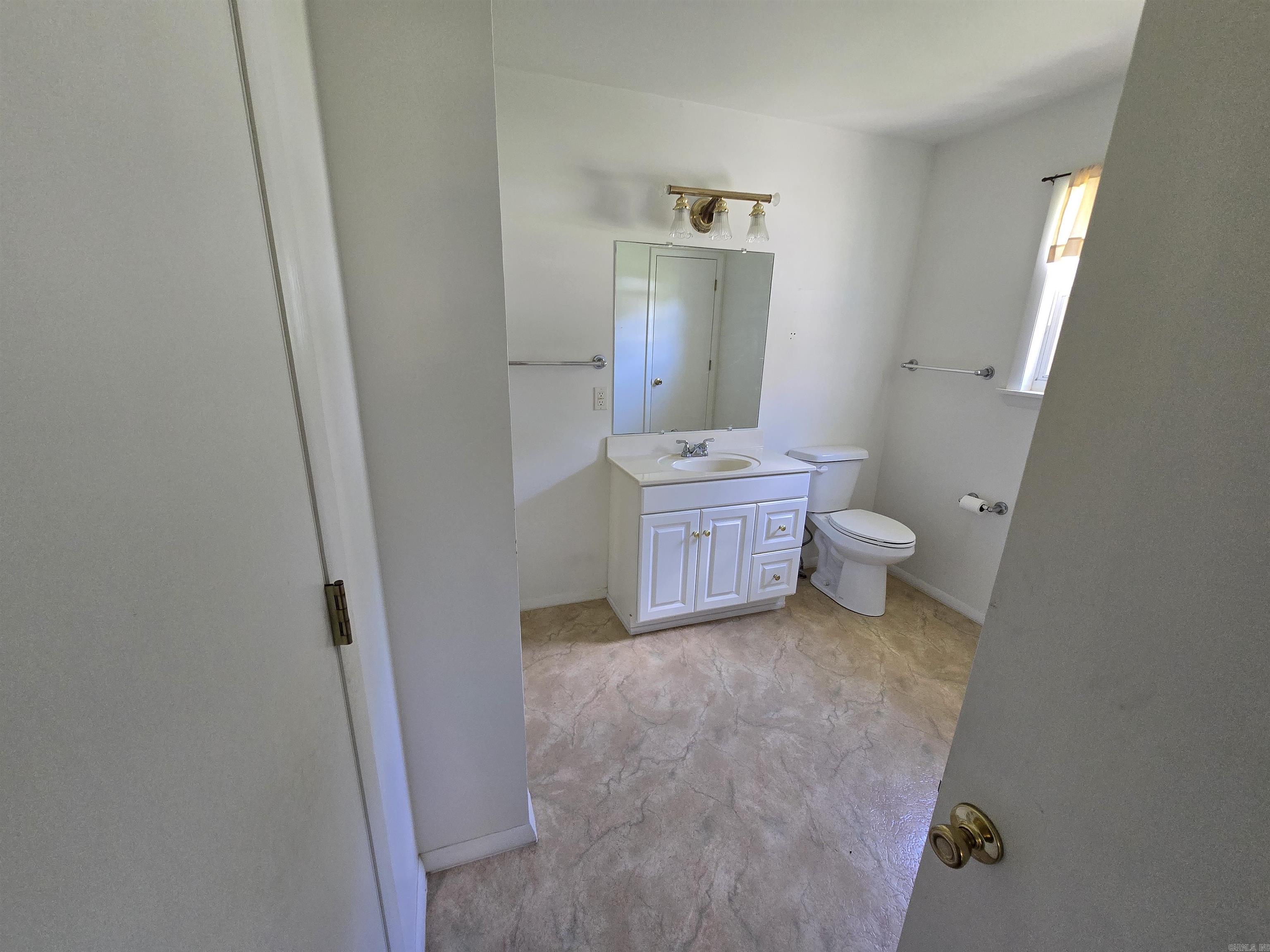 610 E 2nd Street  Mountain Home, AR