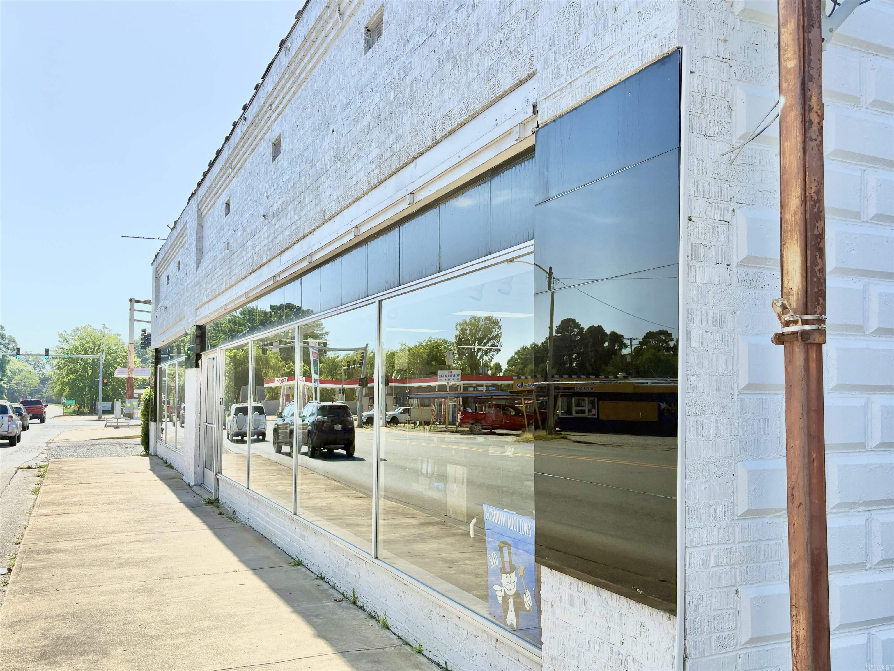 105 E Center  Sheridan, AR