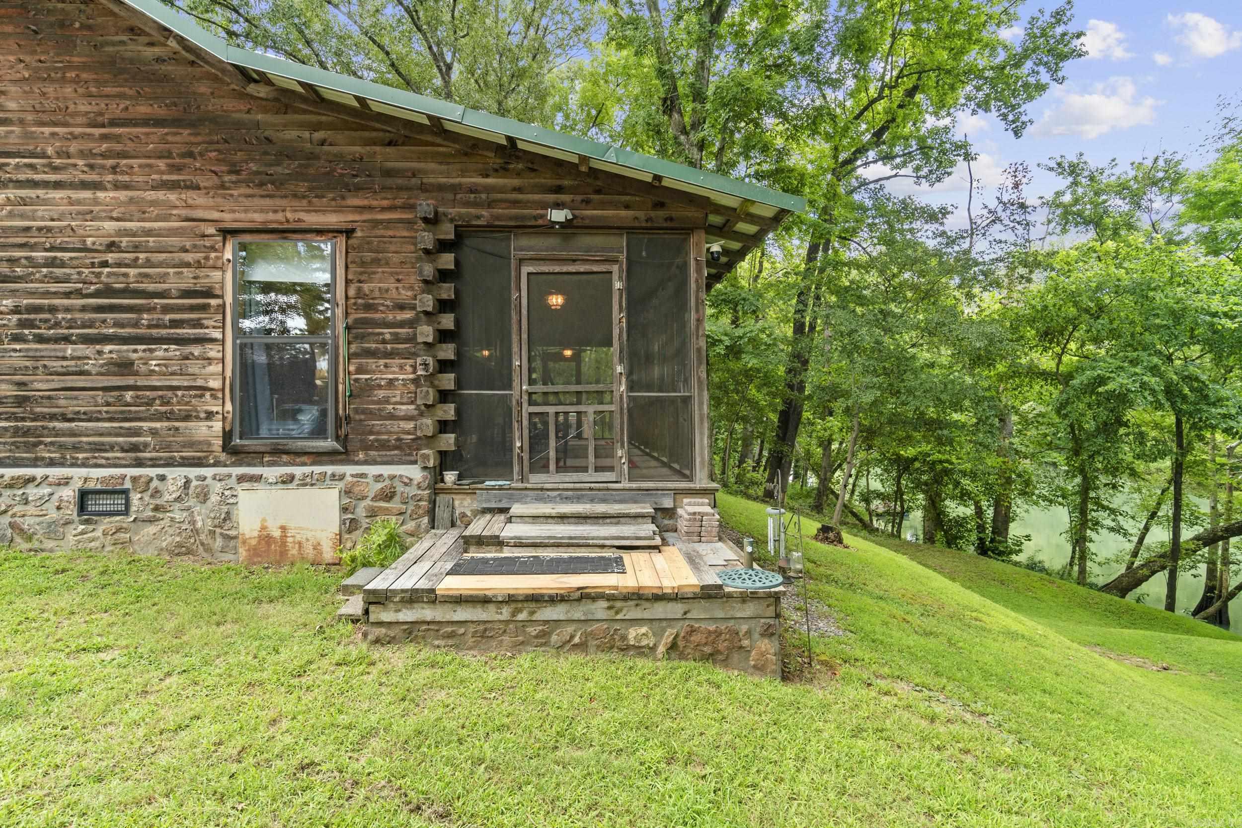 8 Iveon Clay Ln Pangburn, AR 72121
