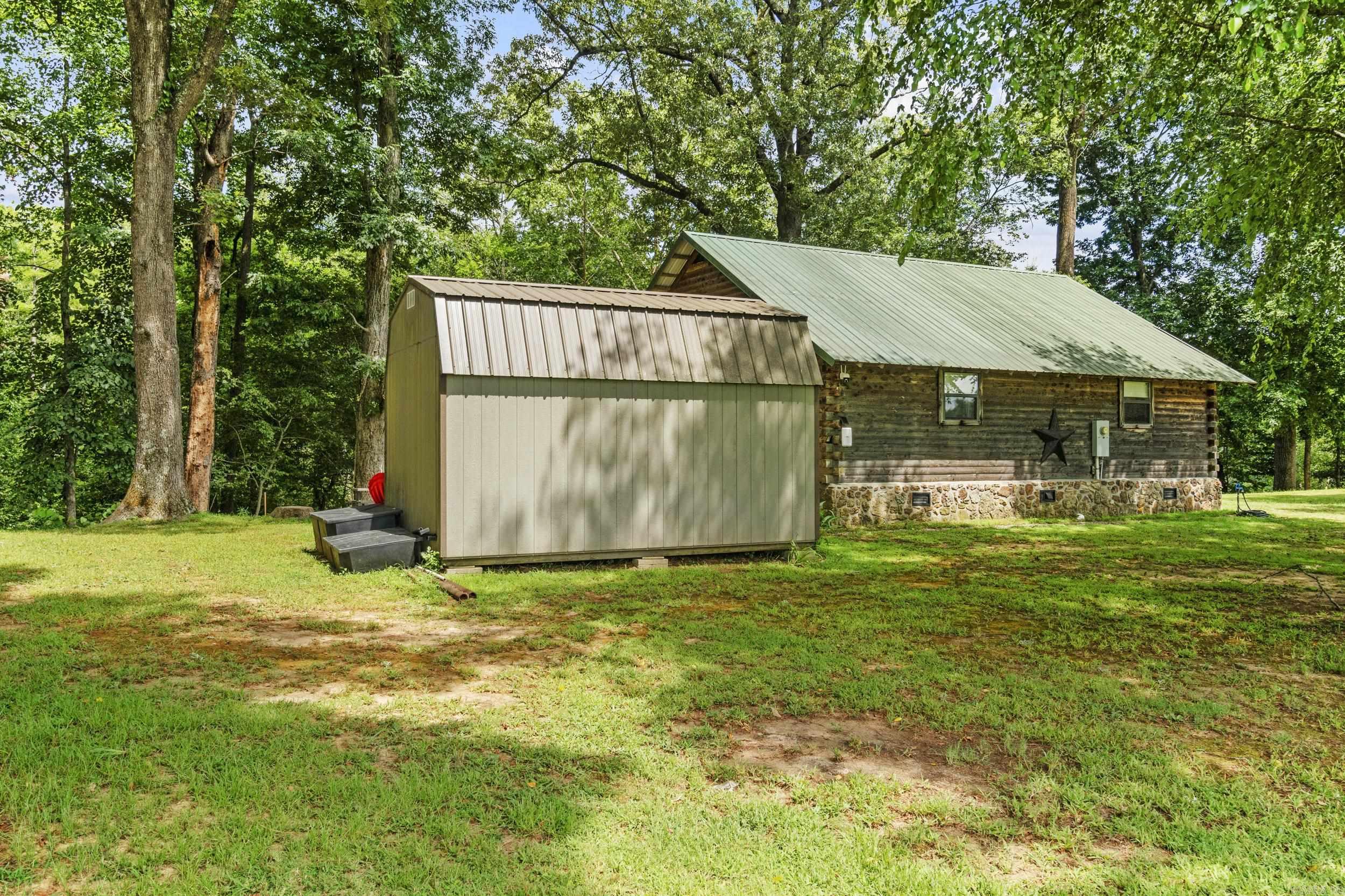8 Iveon Clay Ln Pangburn, AR 72121