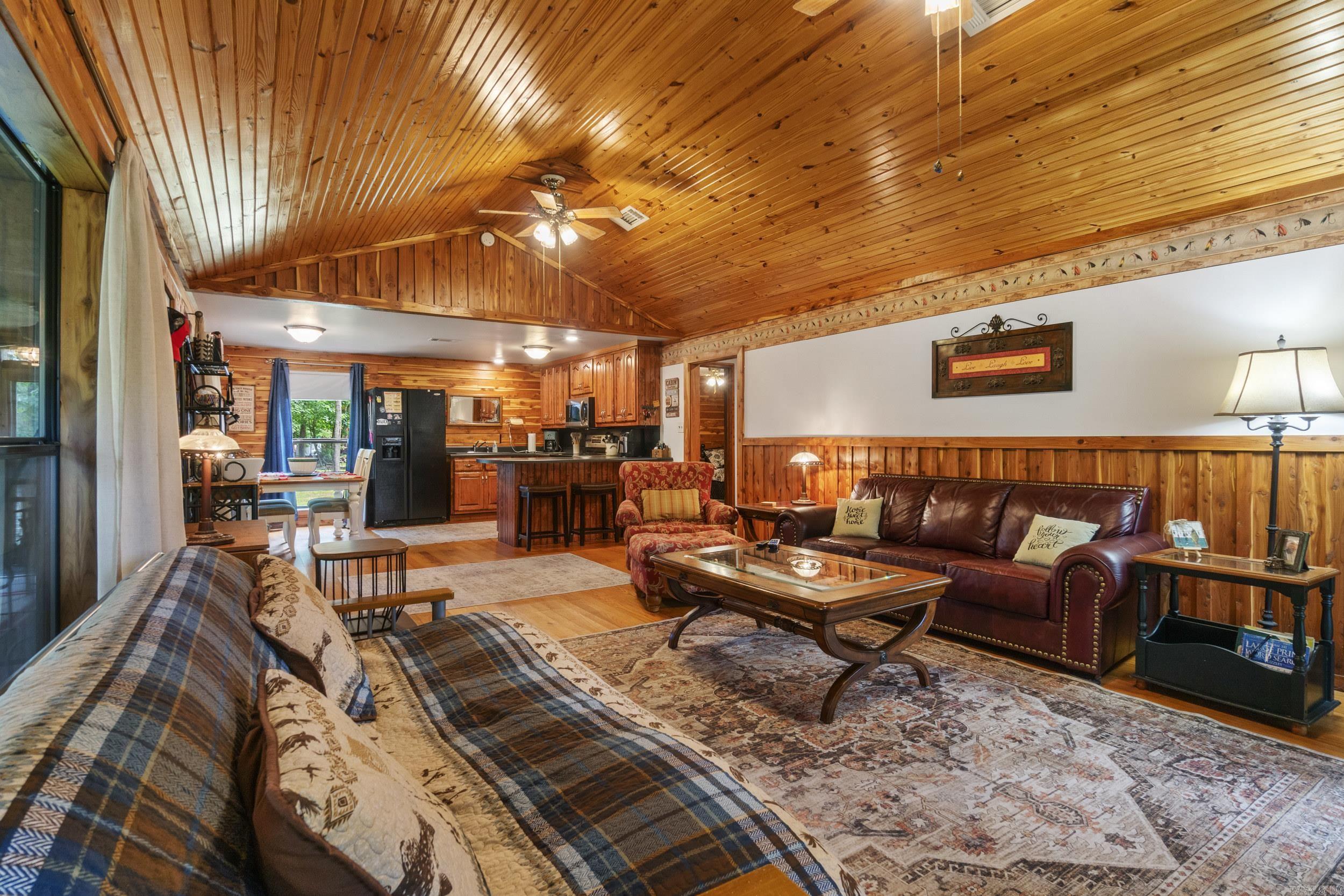 8 Iveon Clay Ln Pangburn, AR 72121