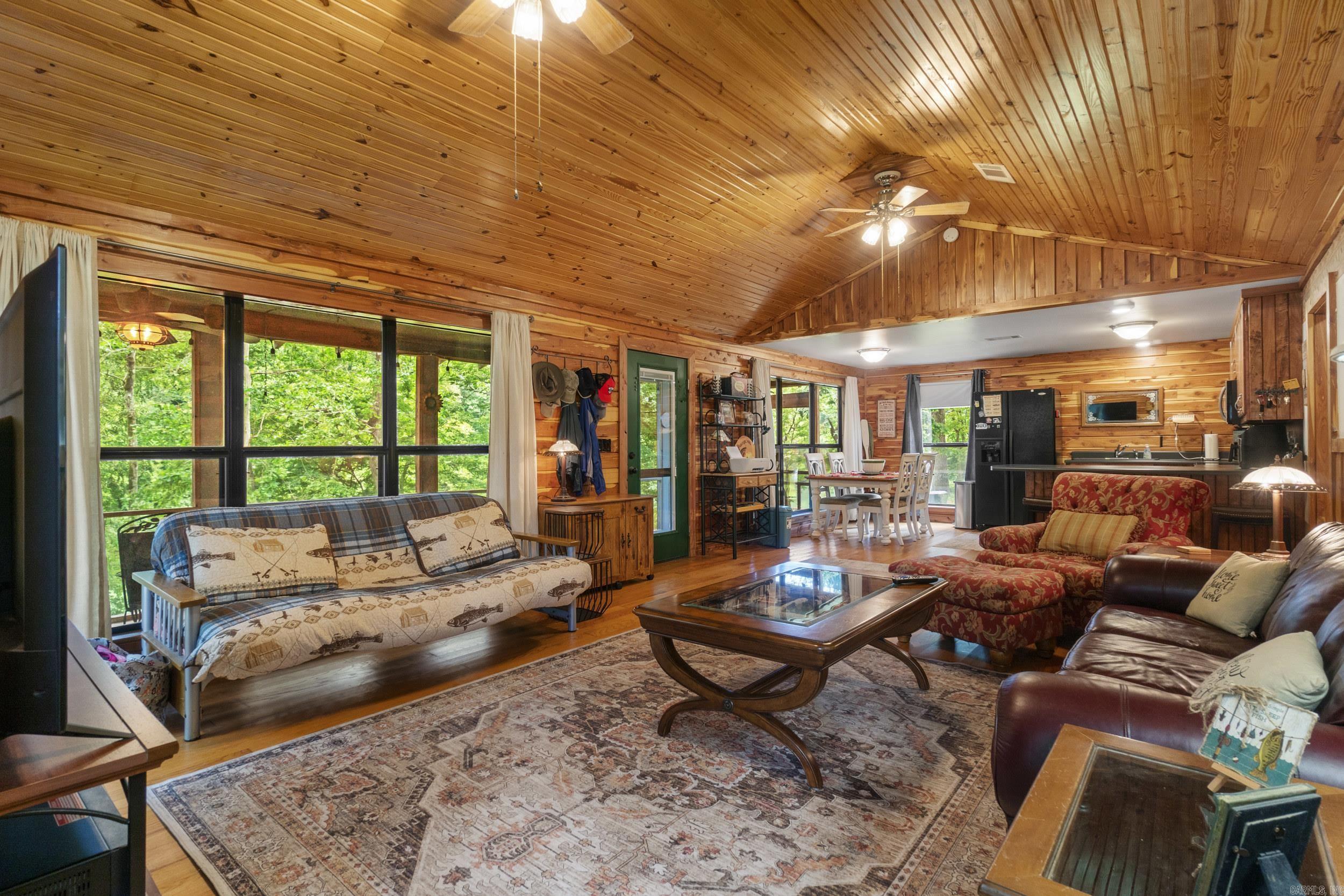 8 Iveon Clay Ln Pangburn, AR 72121