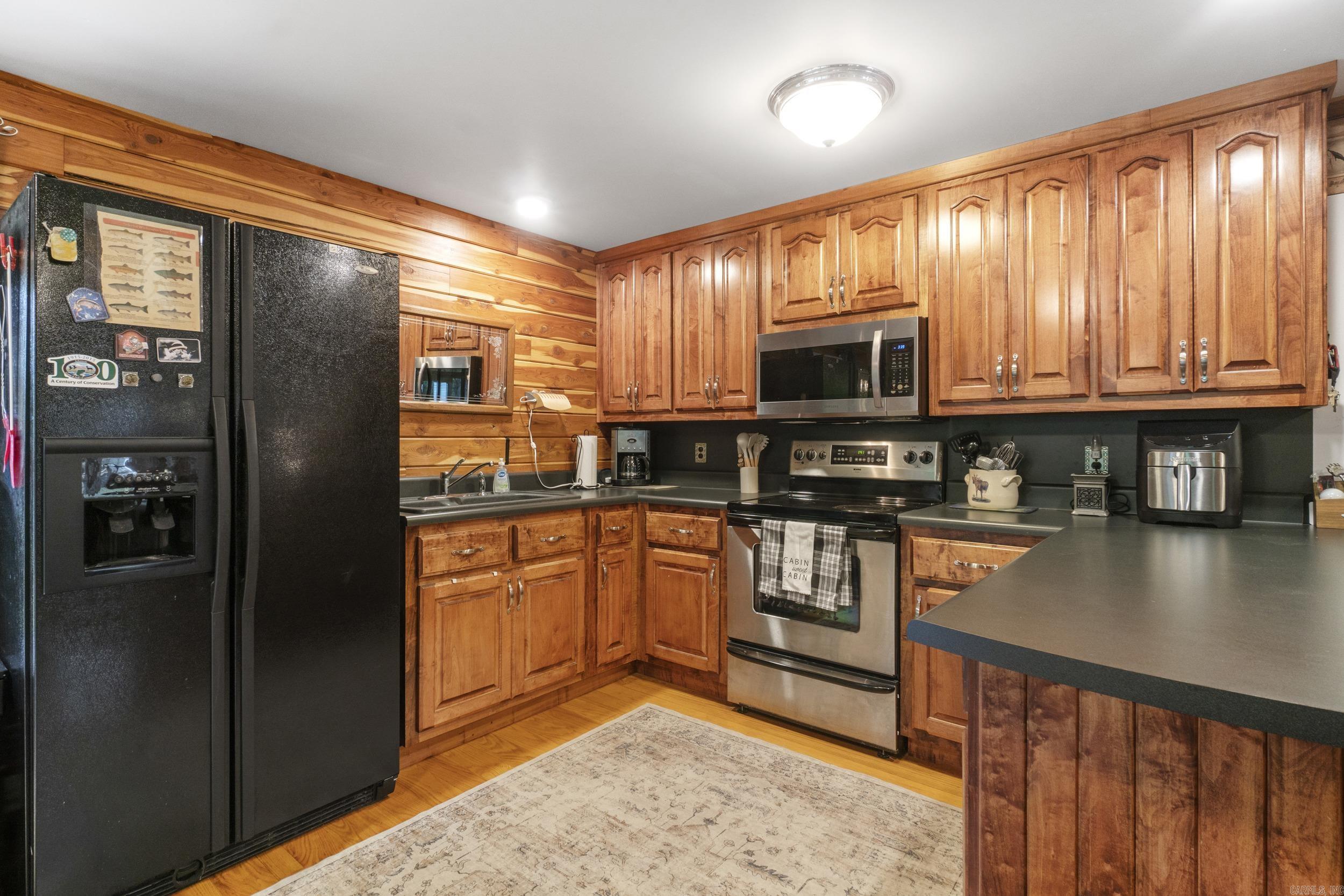 8 Iveon Clay Ln Pangburn, AR 72121