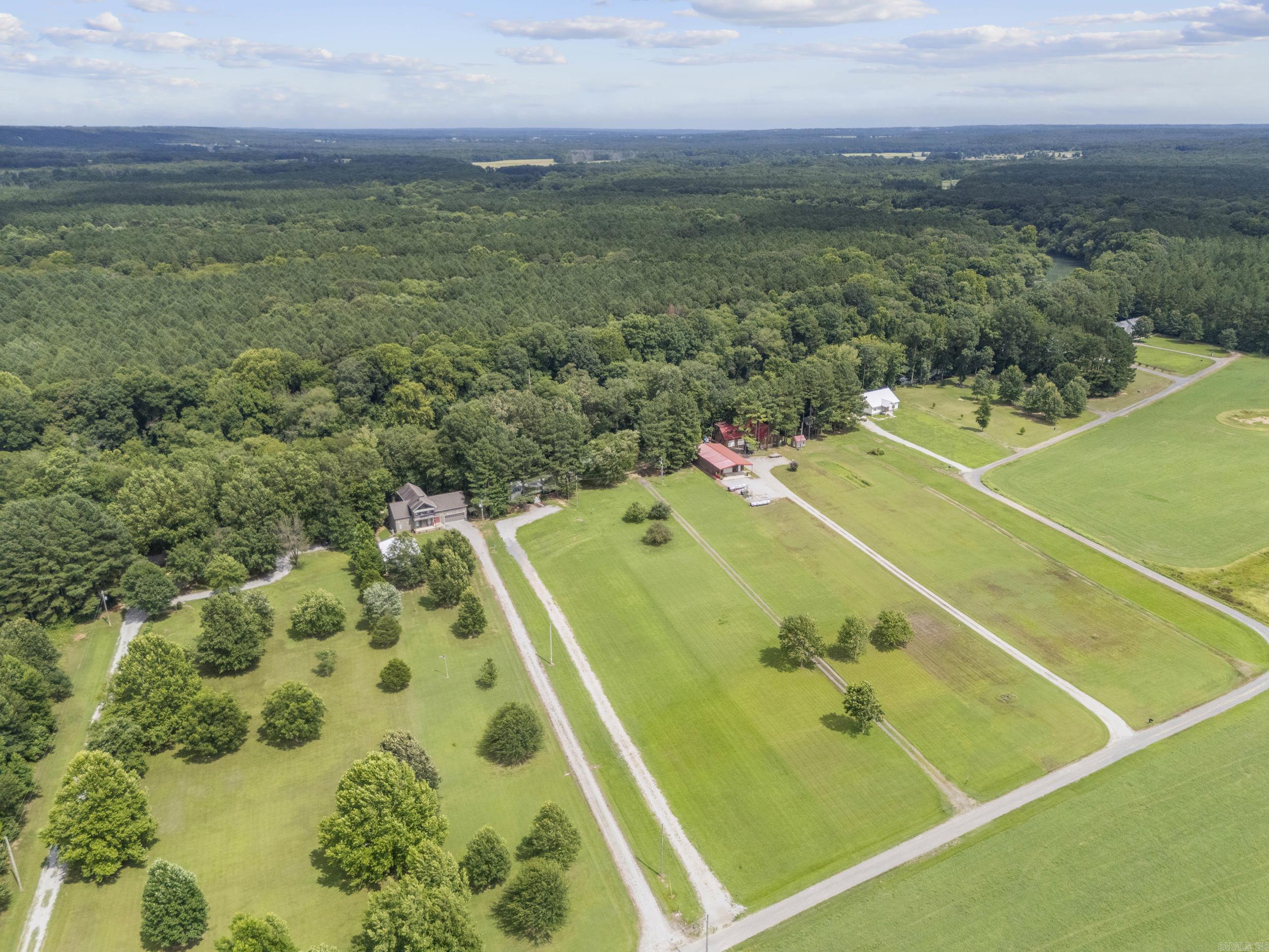 8 Iveon Clay Ln Pangburn, AR 72121