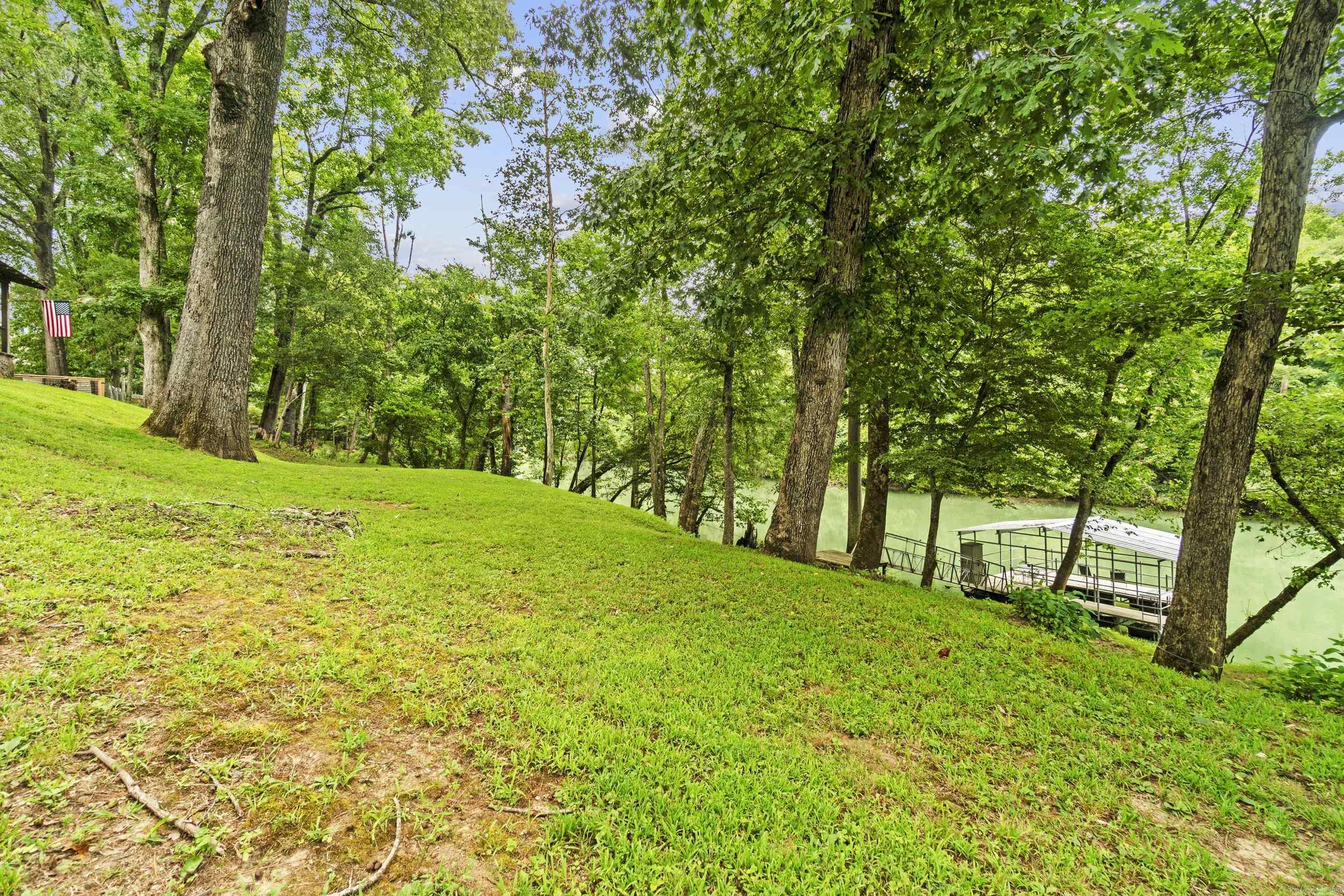8 Iveon Clay Ln Pangburn, AR 72121